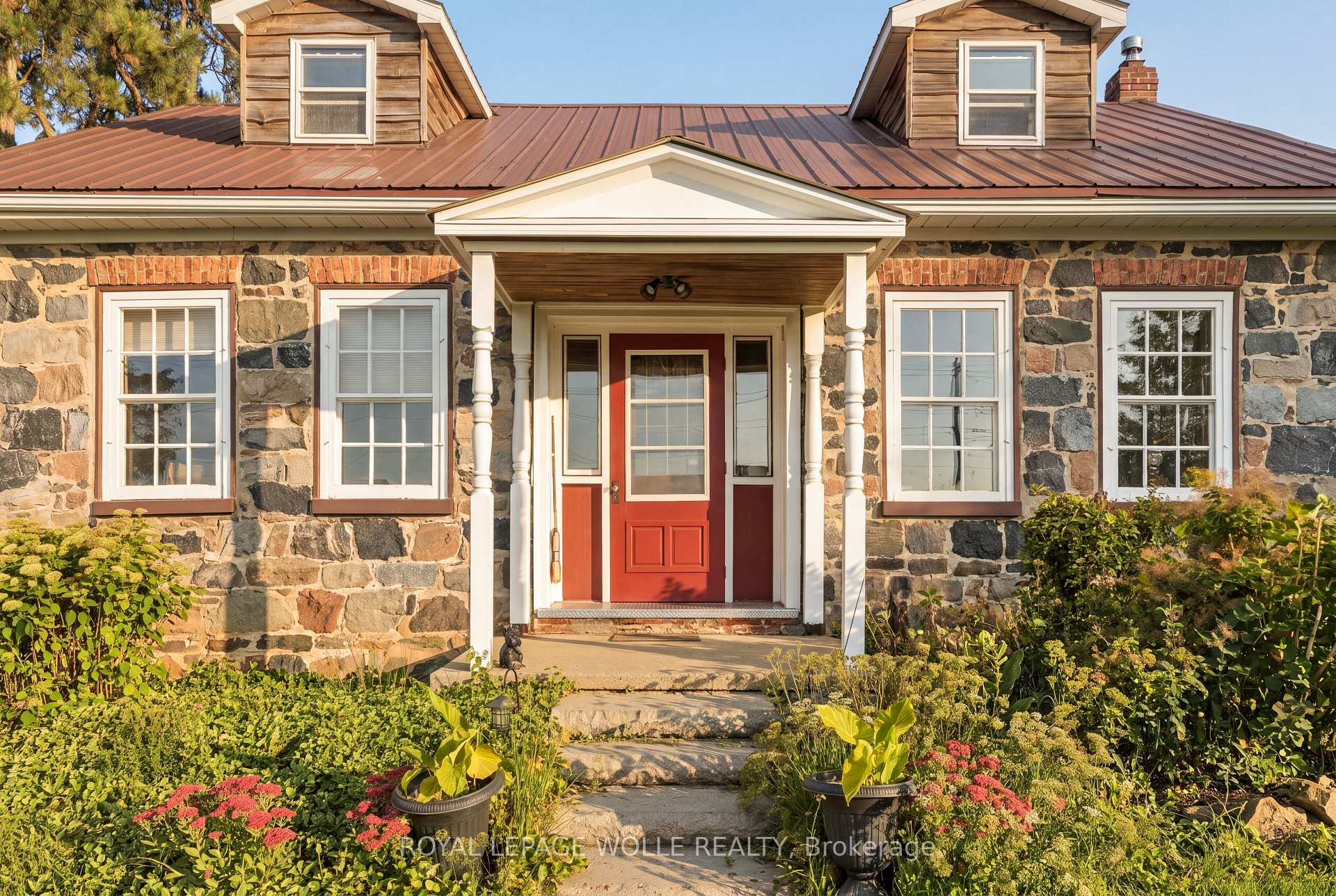 Photo 2 of 2744 Bleams Road, Wilmot — HOMEH
