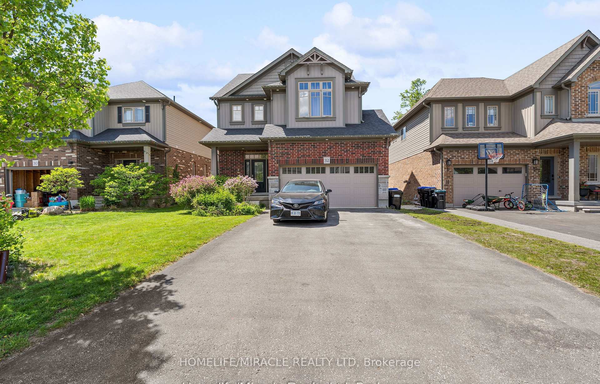 Photo of 32 Carleton Trail