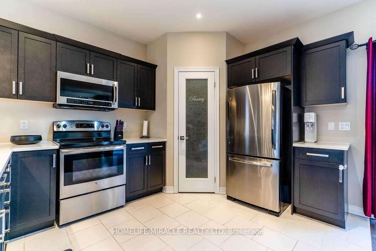 Photo 5 of 32 Carleton Trail, New Tecumseth, Beeton — HOMEH