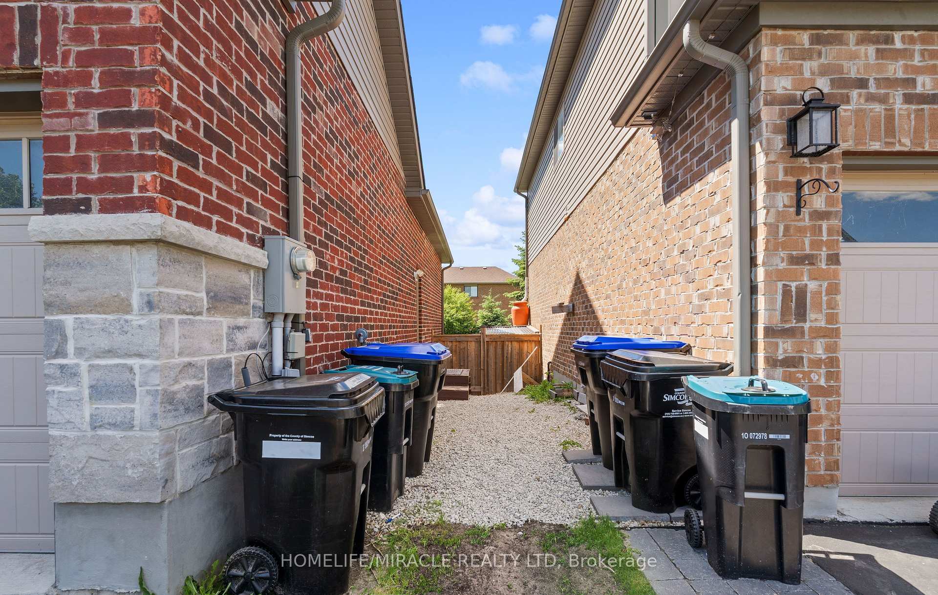 Photo 44 of 32 Carleton Trail, New Tecumseth, Beeton — HOMEH