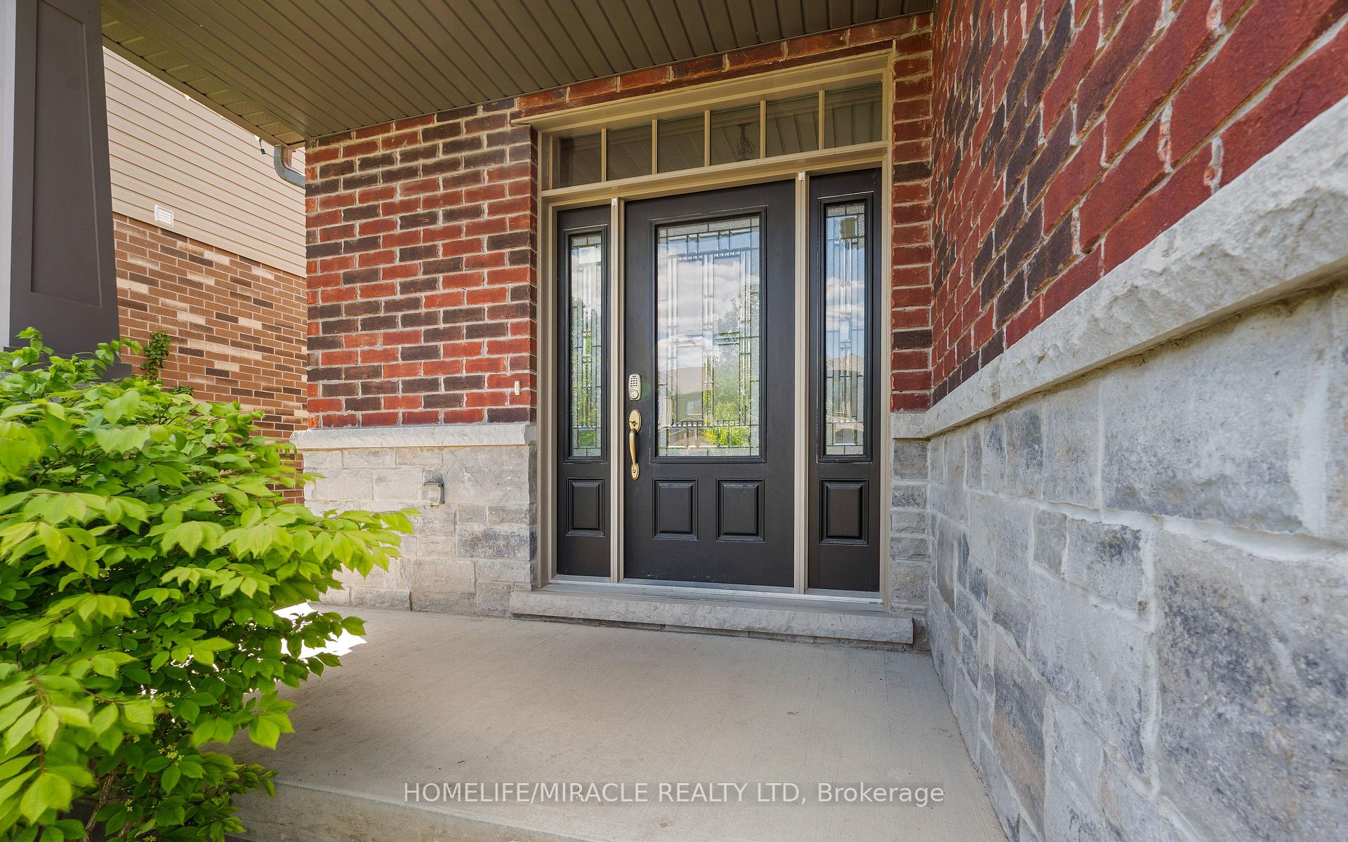 Photo 45 of 32 Carleton Trail, New Tecumseth, Beeton — HOMEH