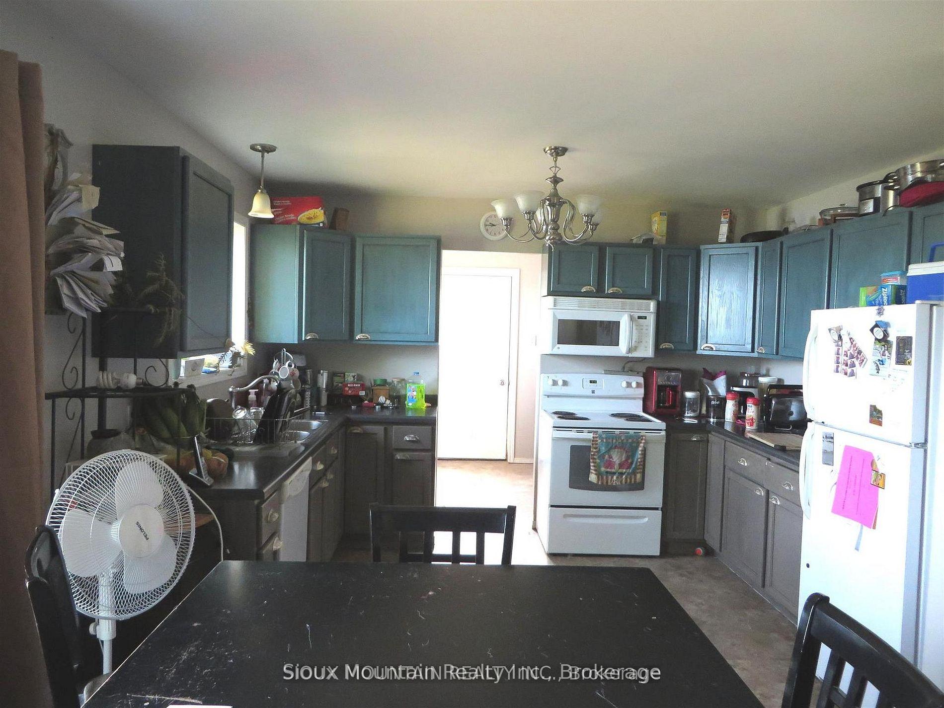 Photo 3 of 13 Fourth Avenue, Sioux Lookout — HOMEH