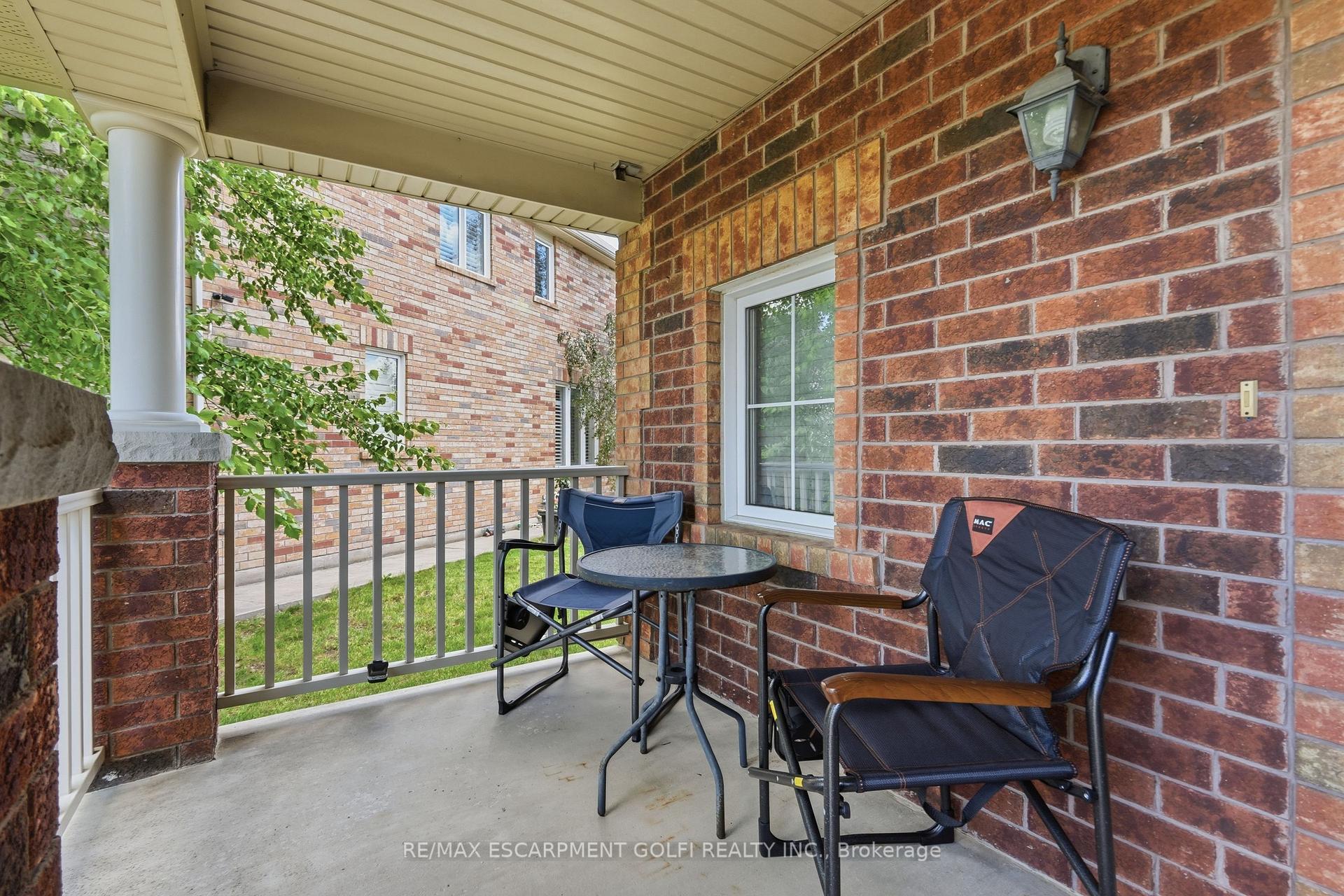 Photo 17 of 240 Emick Drive, Hamilton, Meadowlands — HOMEH