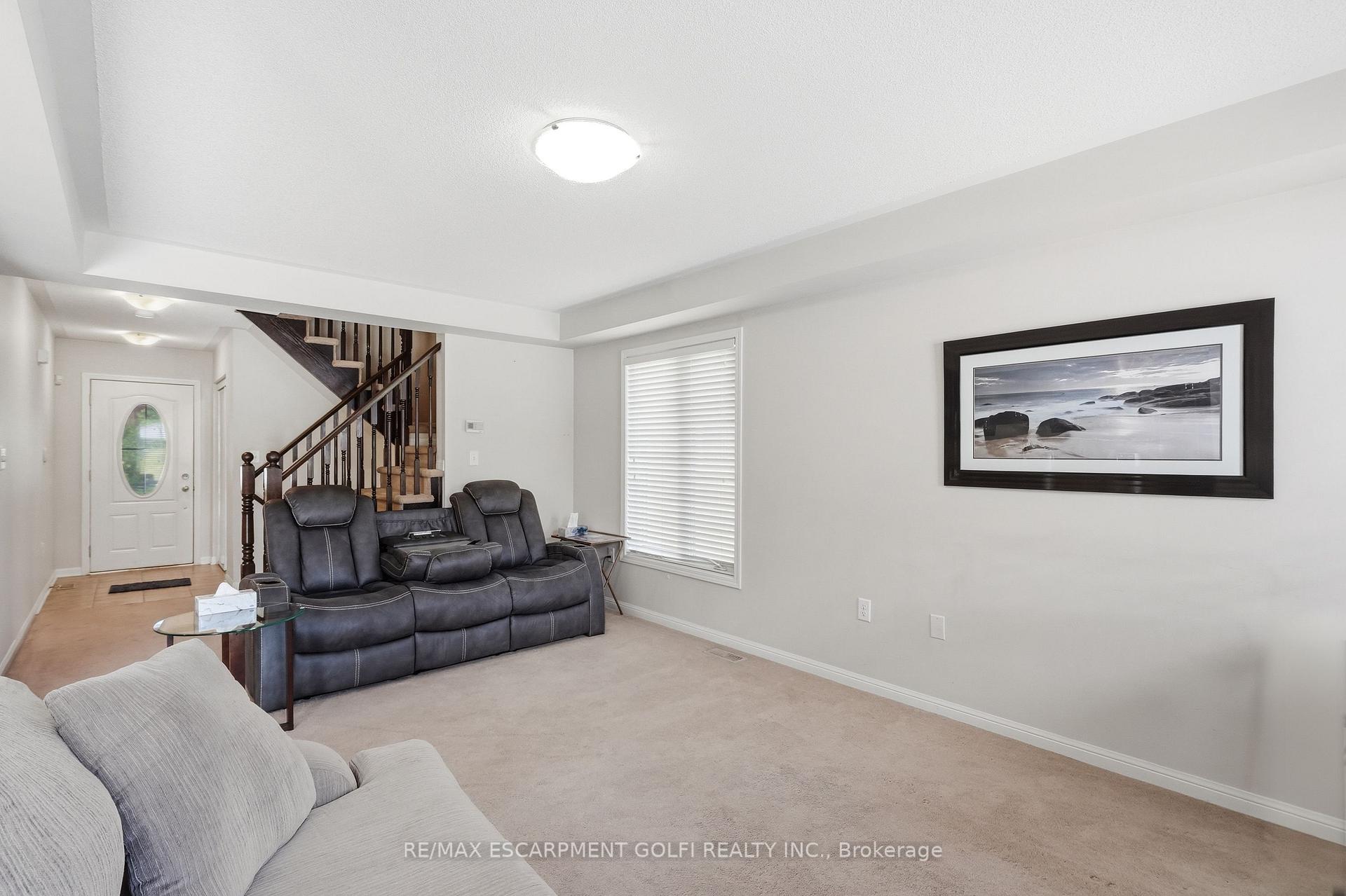 Photo 25 of 240 Emick Drive, Hamilton, Meadowlands — HOMEH