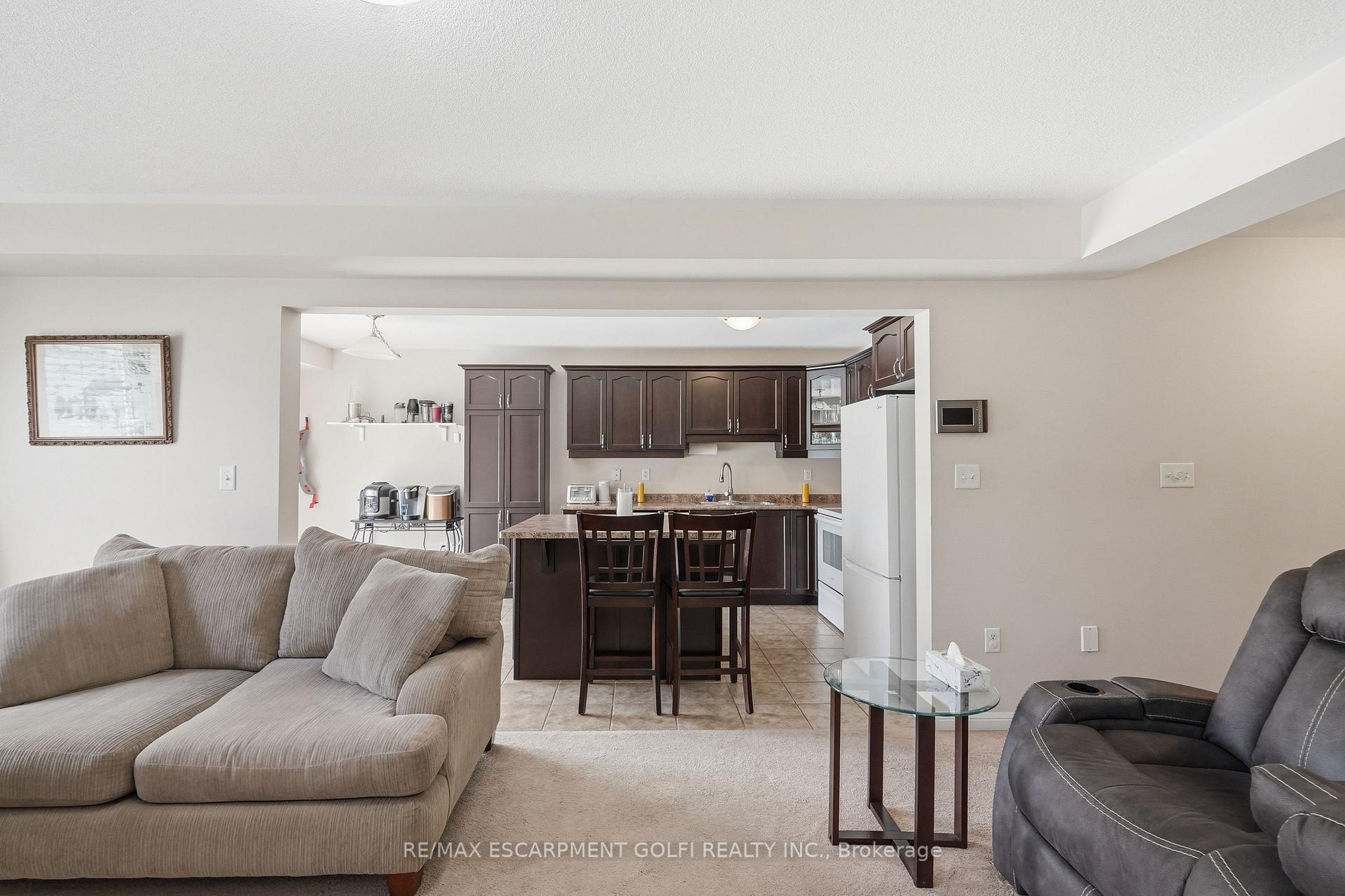 Photo 33 of 240 Emick Drive, Hamilton, Meadowlands — HOMEH