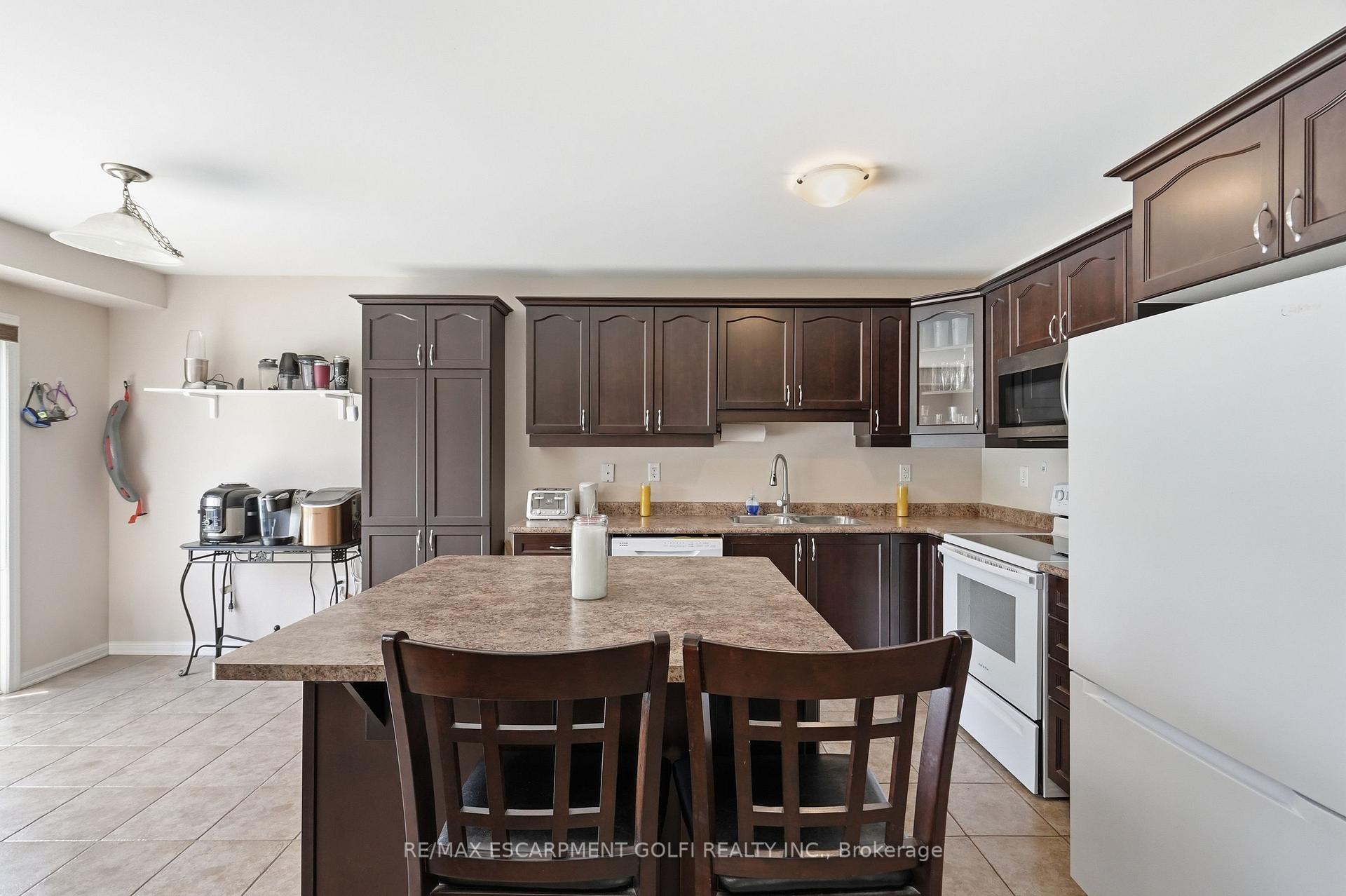 Photo 37 of 240 Emick Drive, Hamilton, Meadowlands — HOMEH