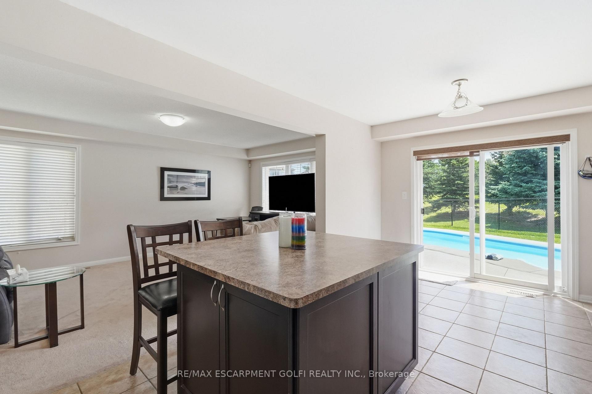 Photo 49 of 240 Emick Drive, Hamilton, Meadowlands — HOMEH