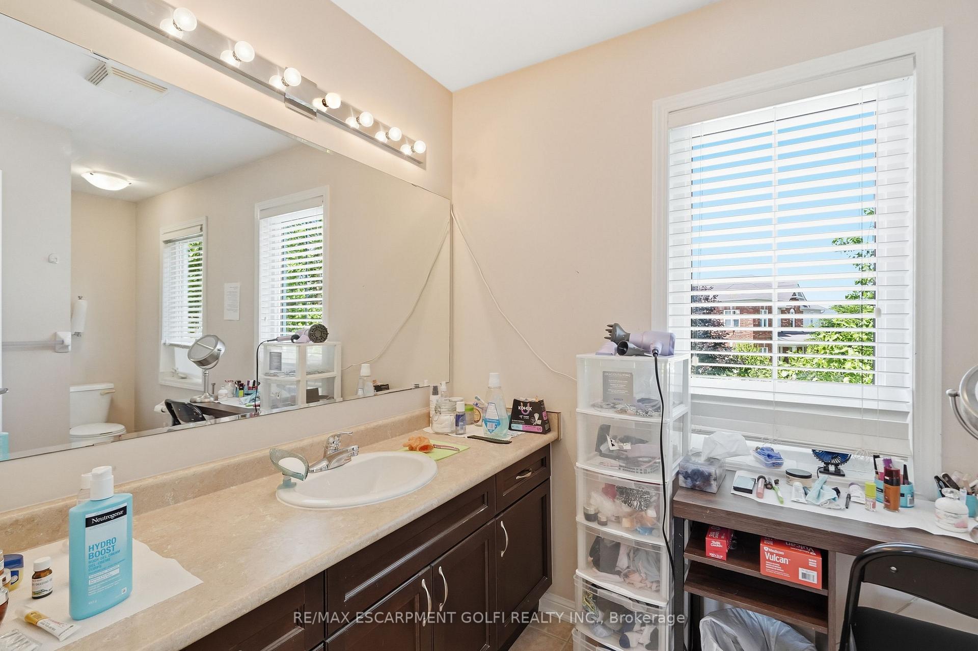 Photo 93 of 240 Emick Drive, Hamilton, Meadowlands — HOMEH
