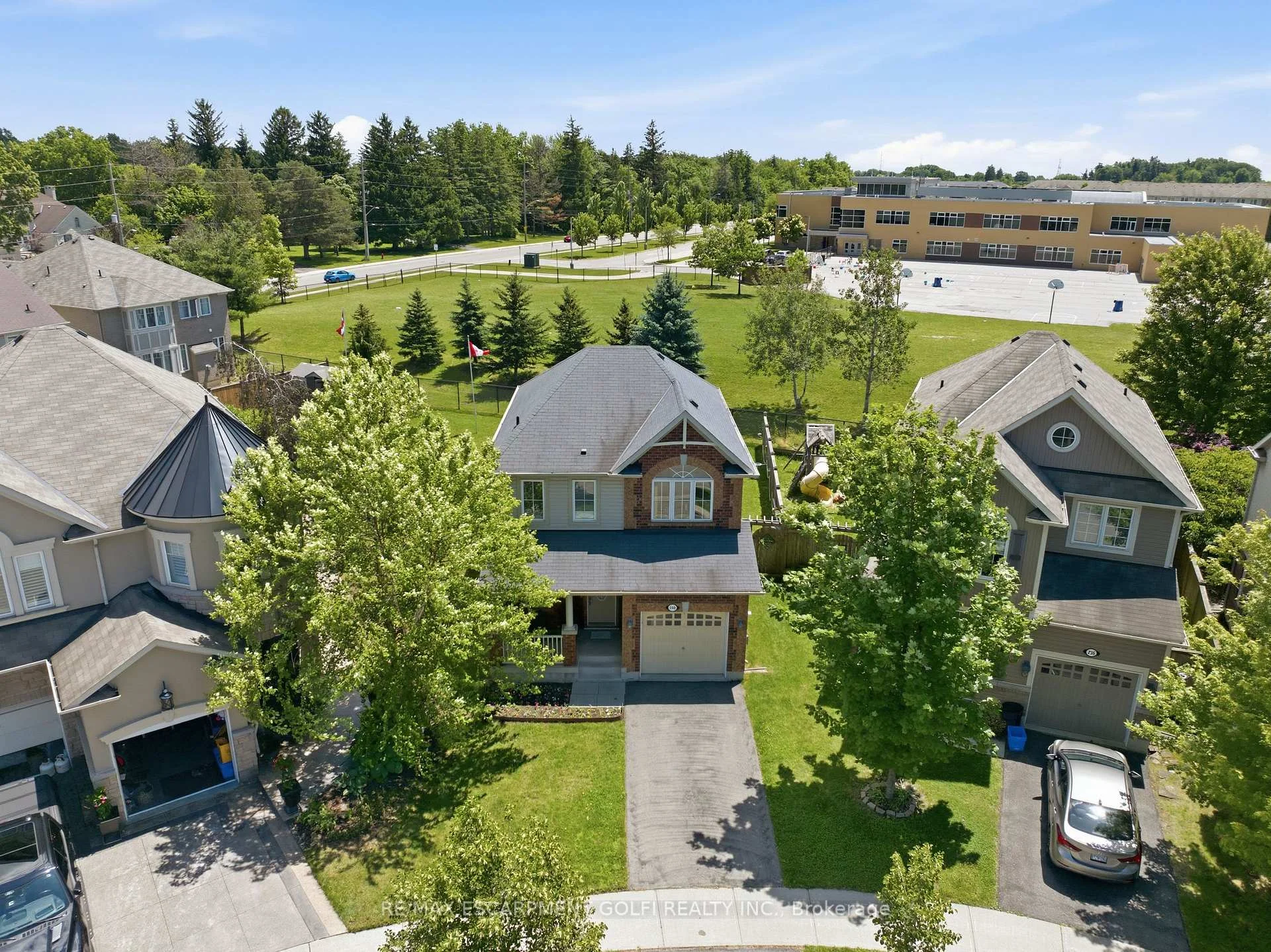 Photo 4 of 240 Emick Drive, Hamilton, Meadowlands — HOMEH