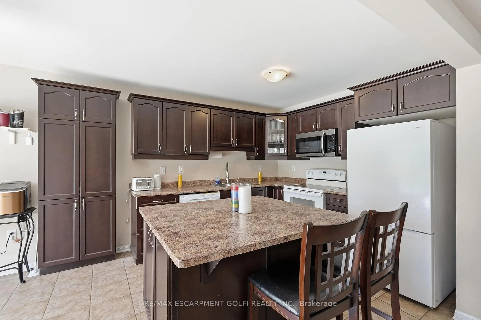 Photo 42 of 240 Emick Drive, Hamilton, Meadowlands — HOMEH