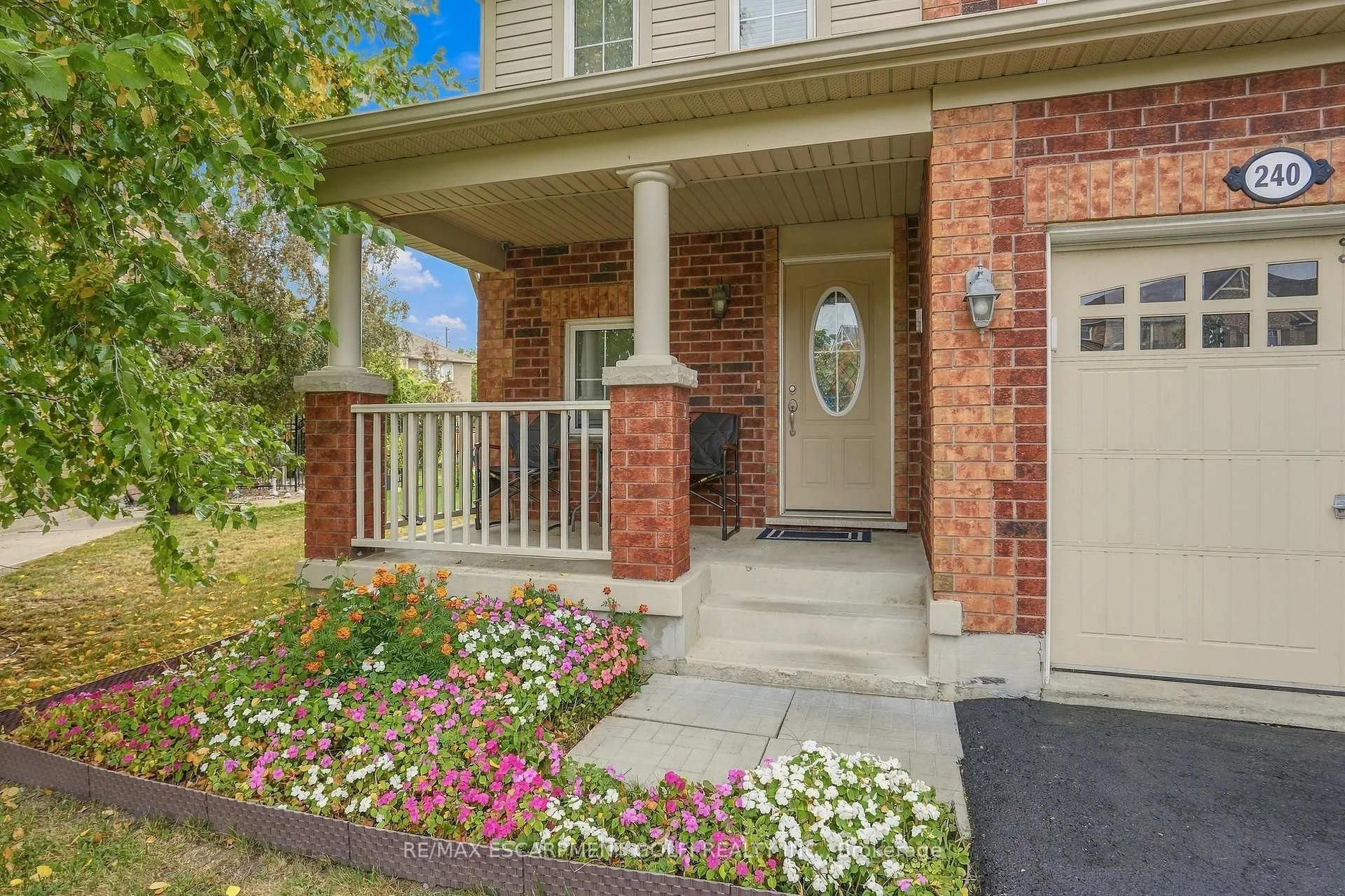 Photo 16 of 240 Emick Drive, Hamilton, Meadowlands — HOMEH