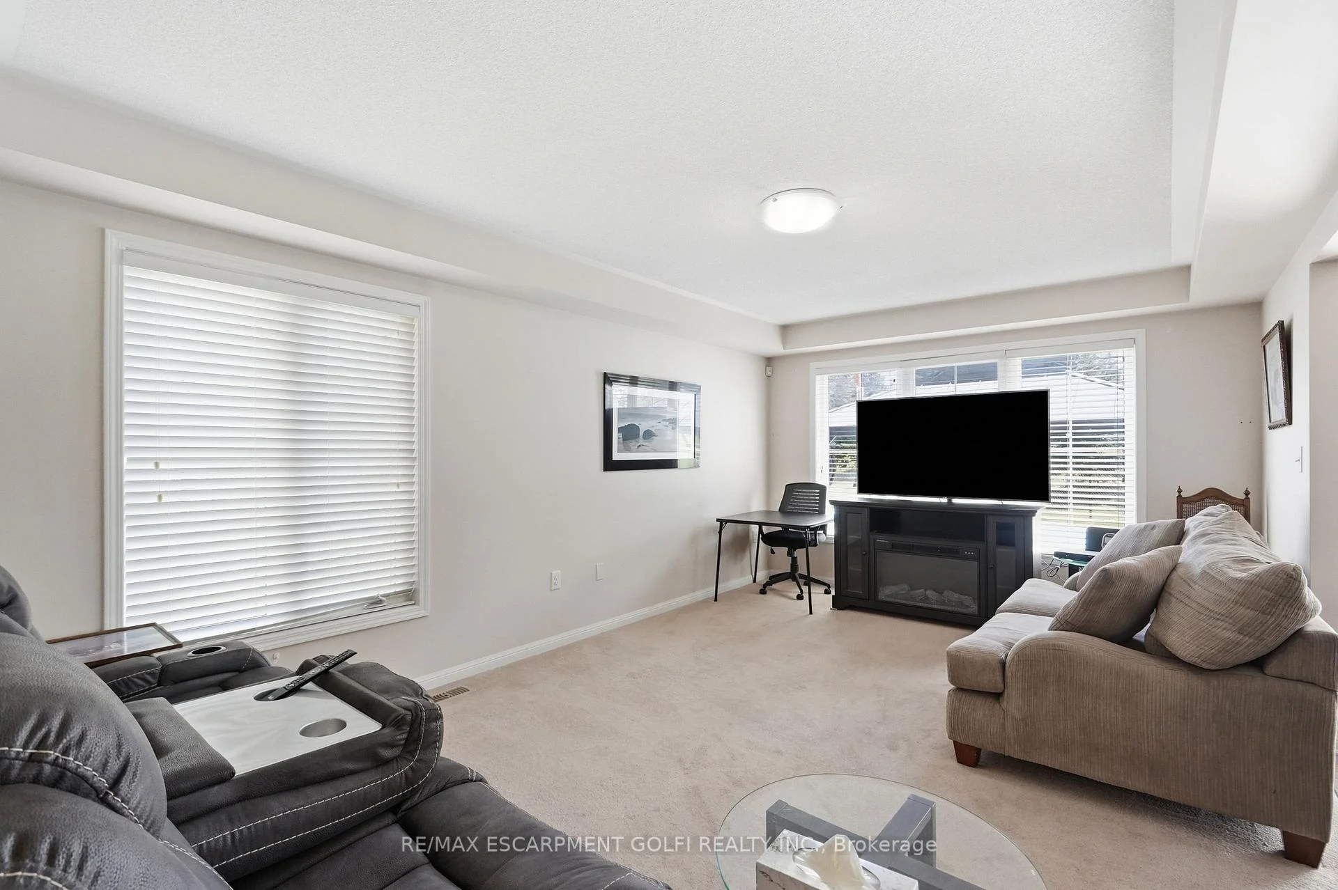 Photo 24 of 240 Emick Drive, Hamilton, Meadowlands — HOMEH