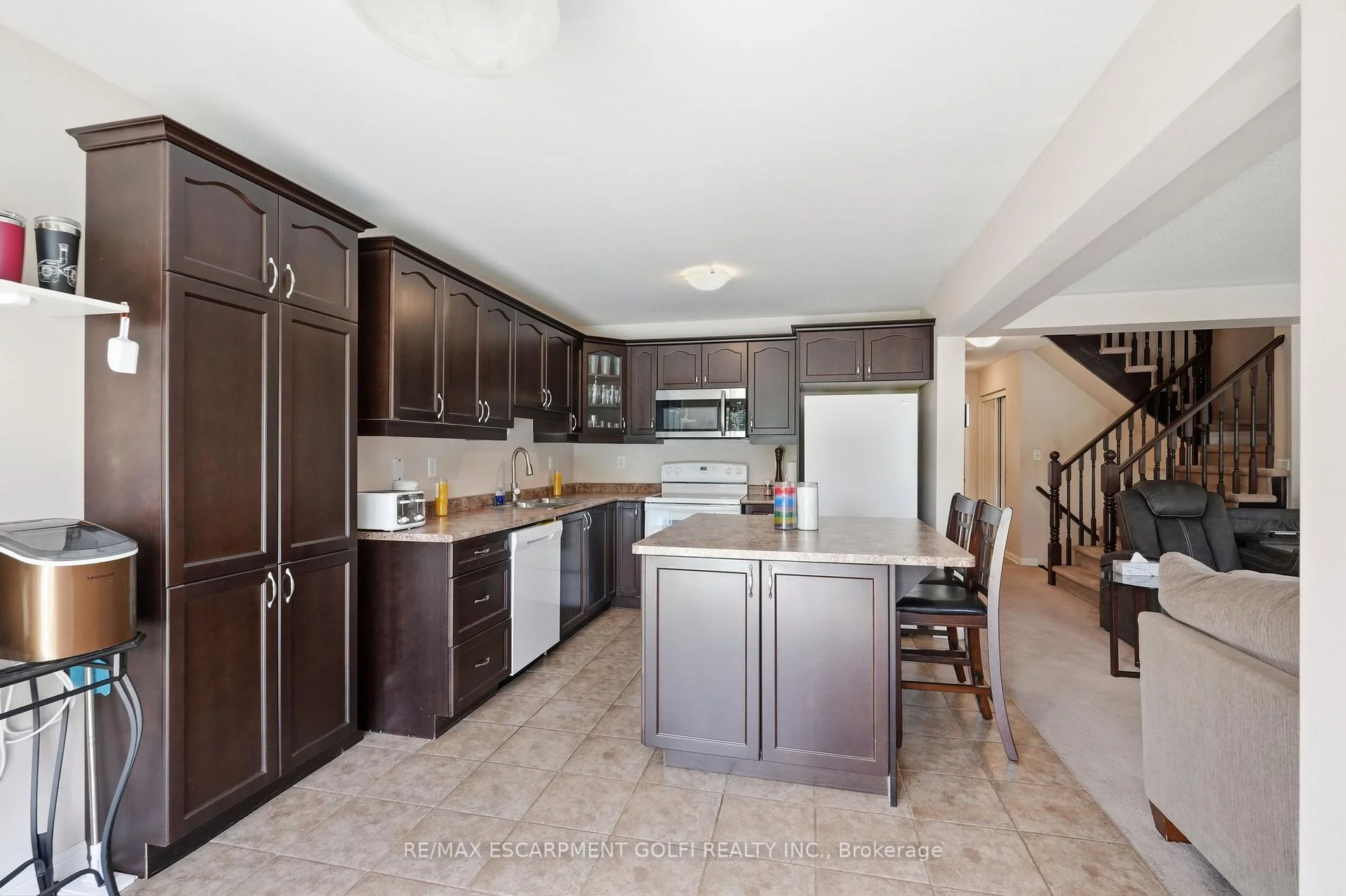Photo 56 of 240 Emick Drive, Hamilton, Meadowlands — HOMEH
