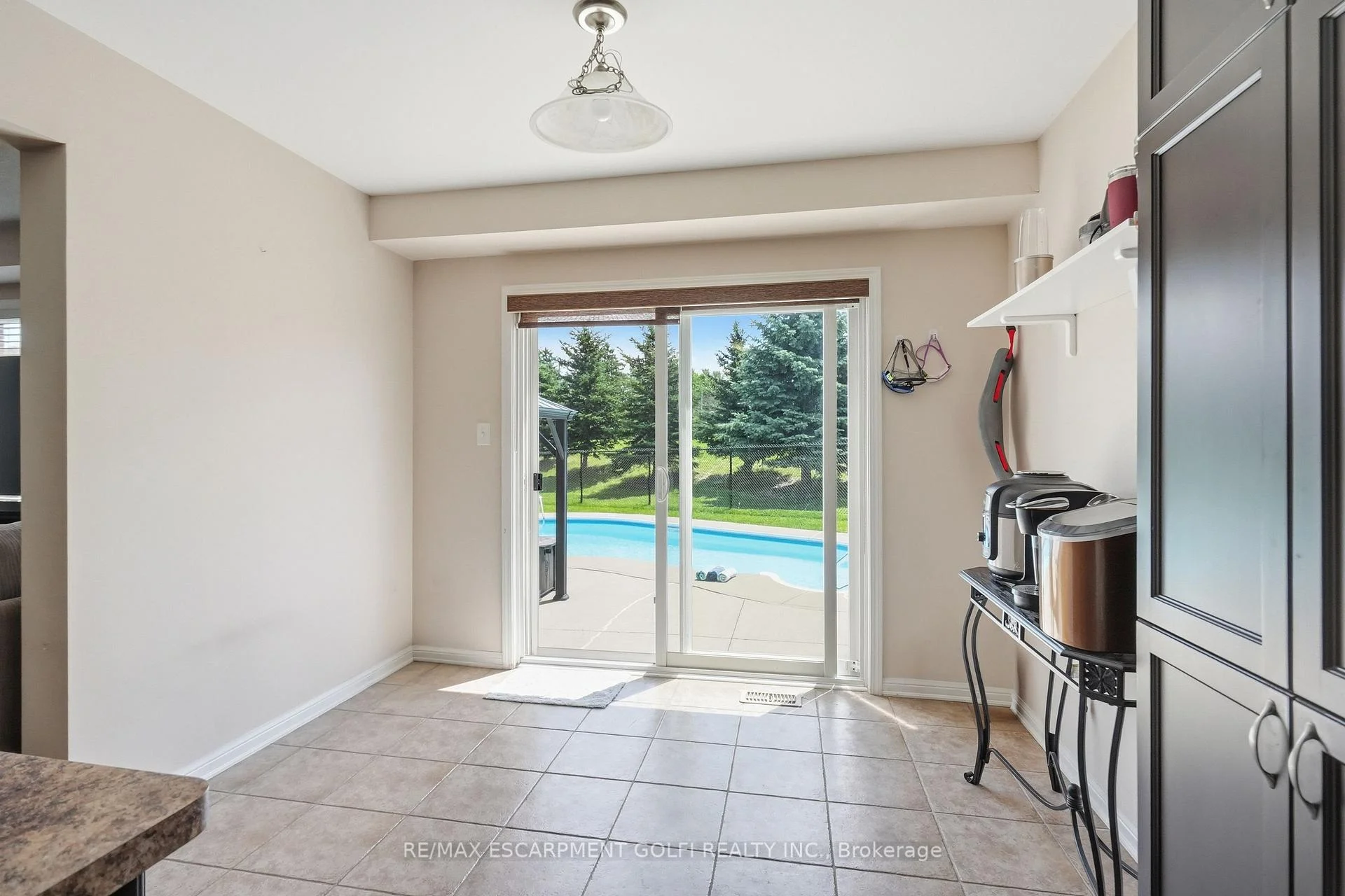 Photo 60 of 240 Emick Drive, Hamilton, Meadowlands — HOMEH