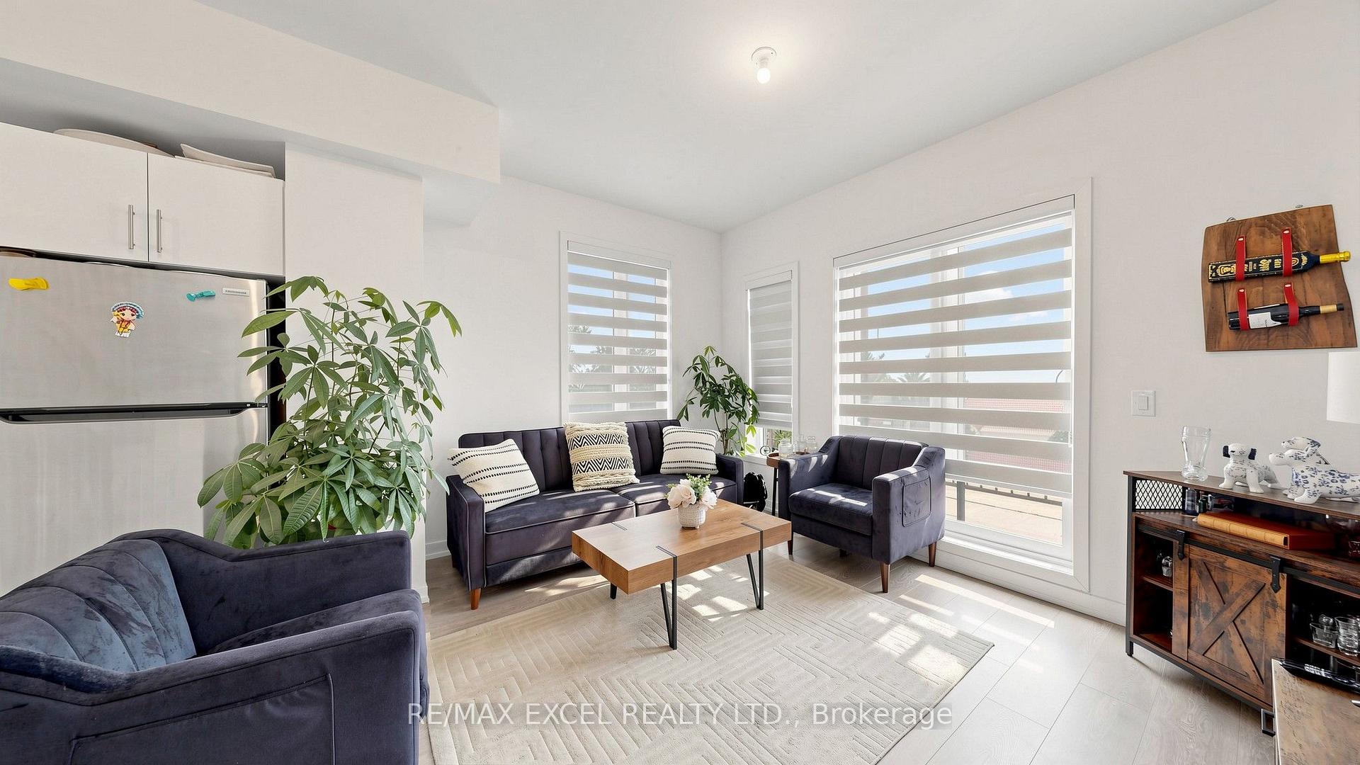 Photo 4 of 68A Tisdale Avenue, North York, Victoria Village — HOMEH