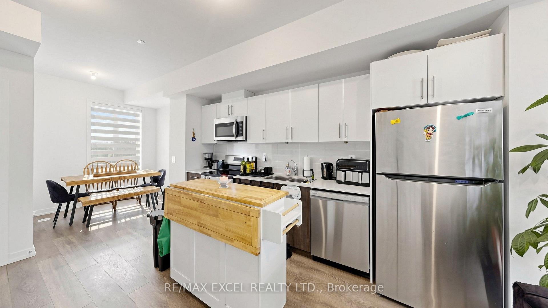 Photo 10 of 68A Tisdale Avenue, North York, Victoria Village — HOMEH