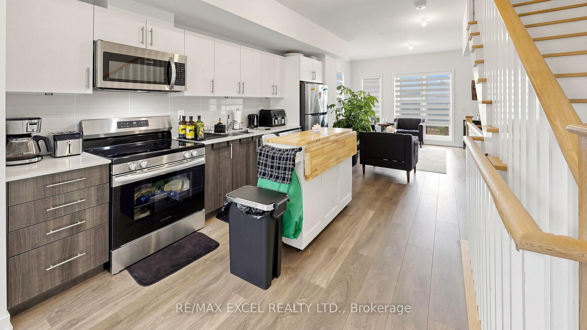 Photo 11 of 68A Tisdale Avenue, North York, Victoria Village — HOMEH