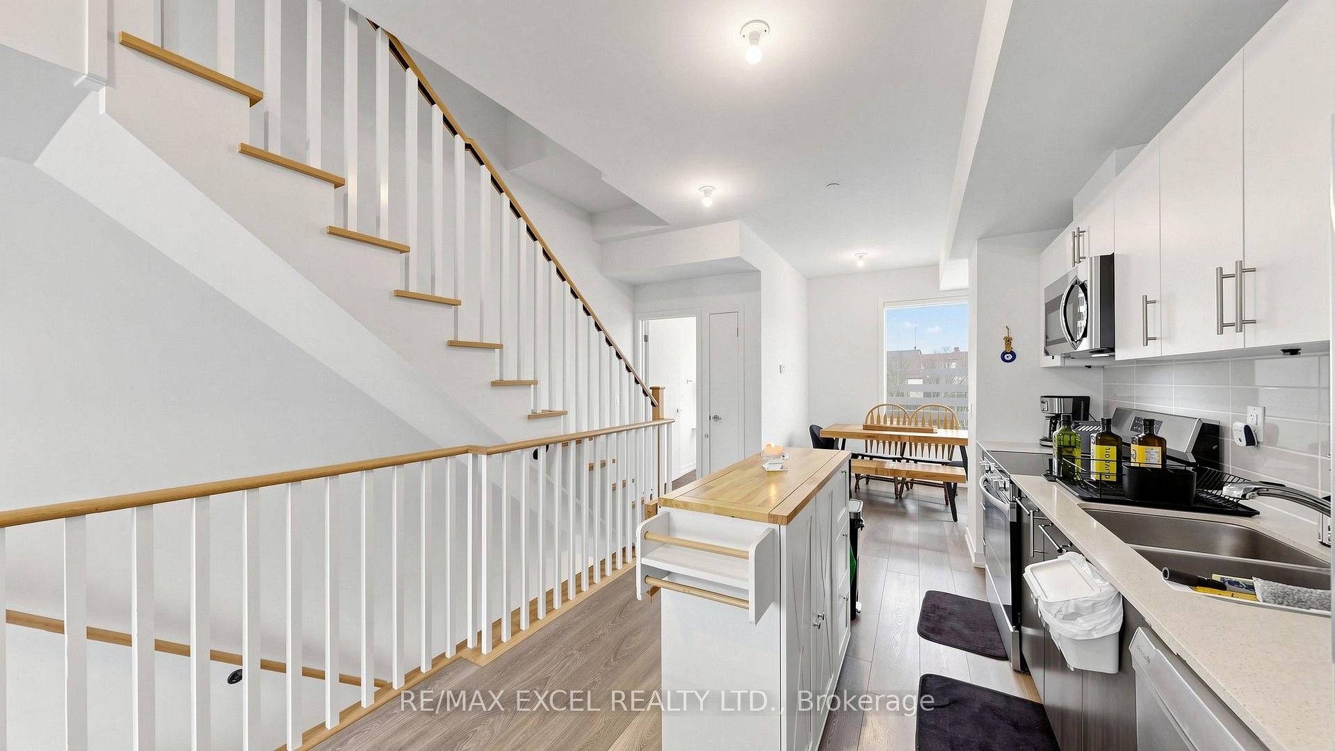 Photo 13 of 68A Tisdale Avenue, North York, Victoria Village — HOMEH