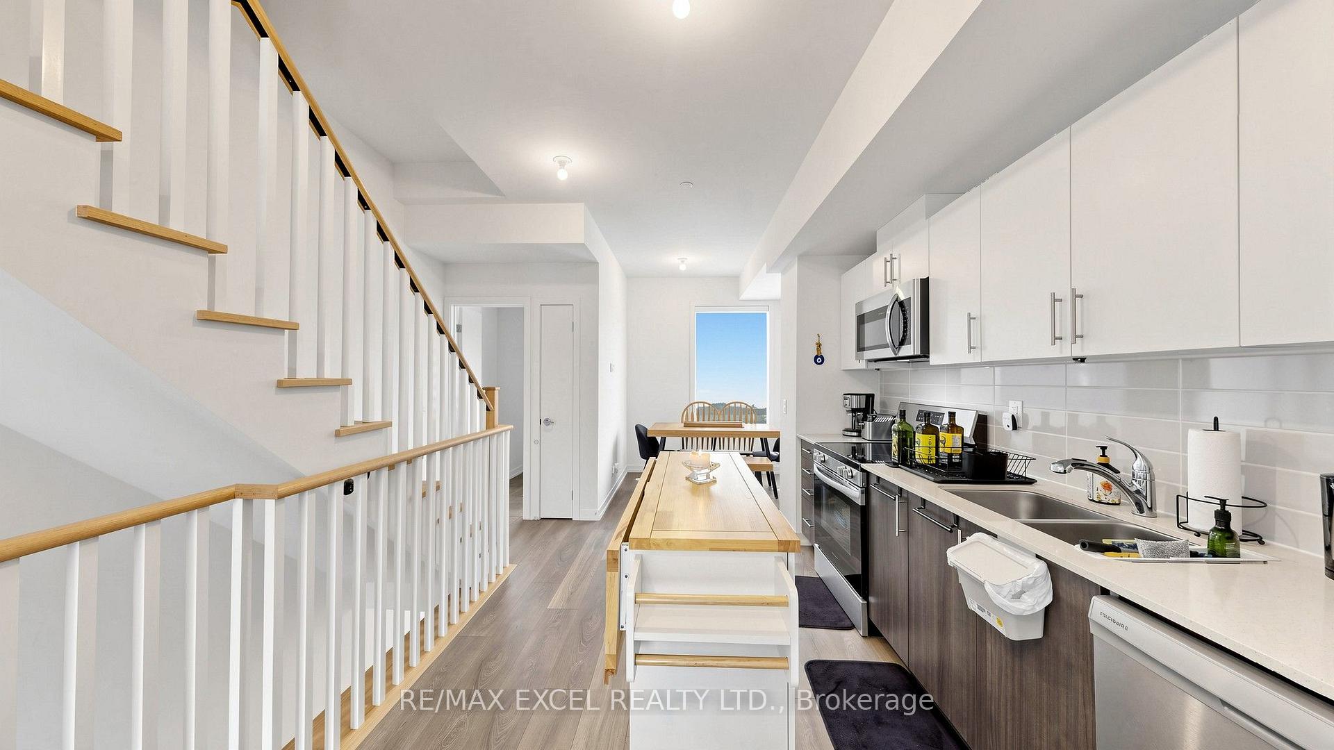 Photo 14 of 68A Tisdale Avenue, North York, Victoria Village — HOMEH