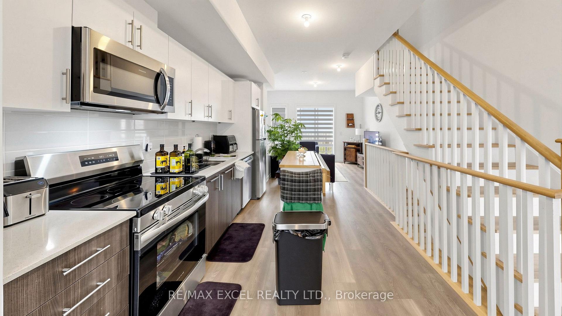 Photo 15 of 68A Tisdale Avenue, North York, Victoria Village — HOMEH