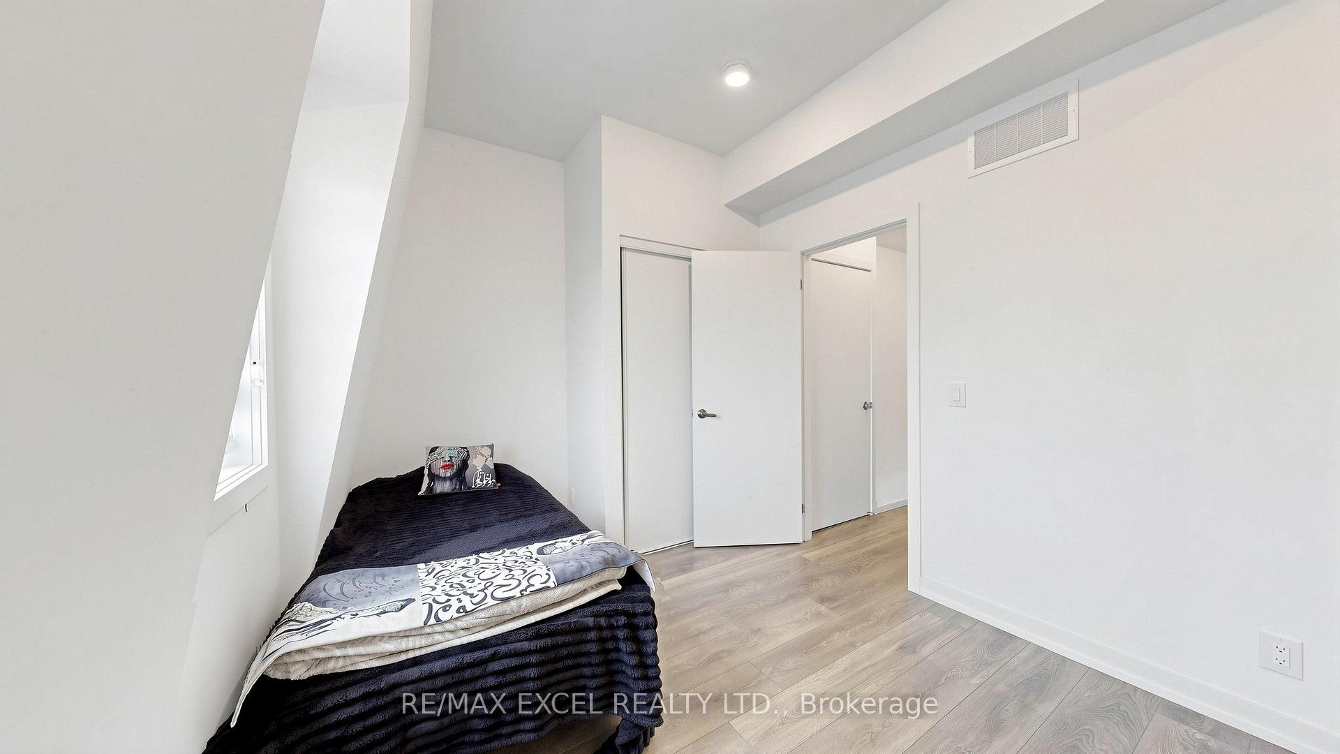 Photo 35 of 68A Tisdale Avenue, North York, Victoria Village — HOMEH