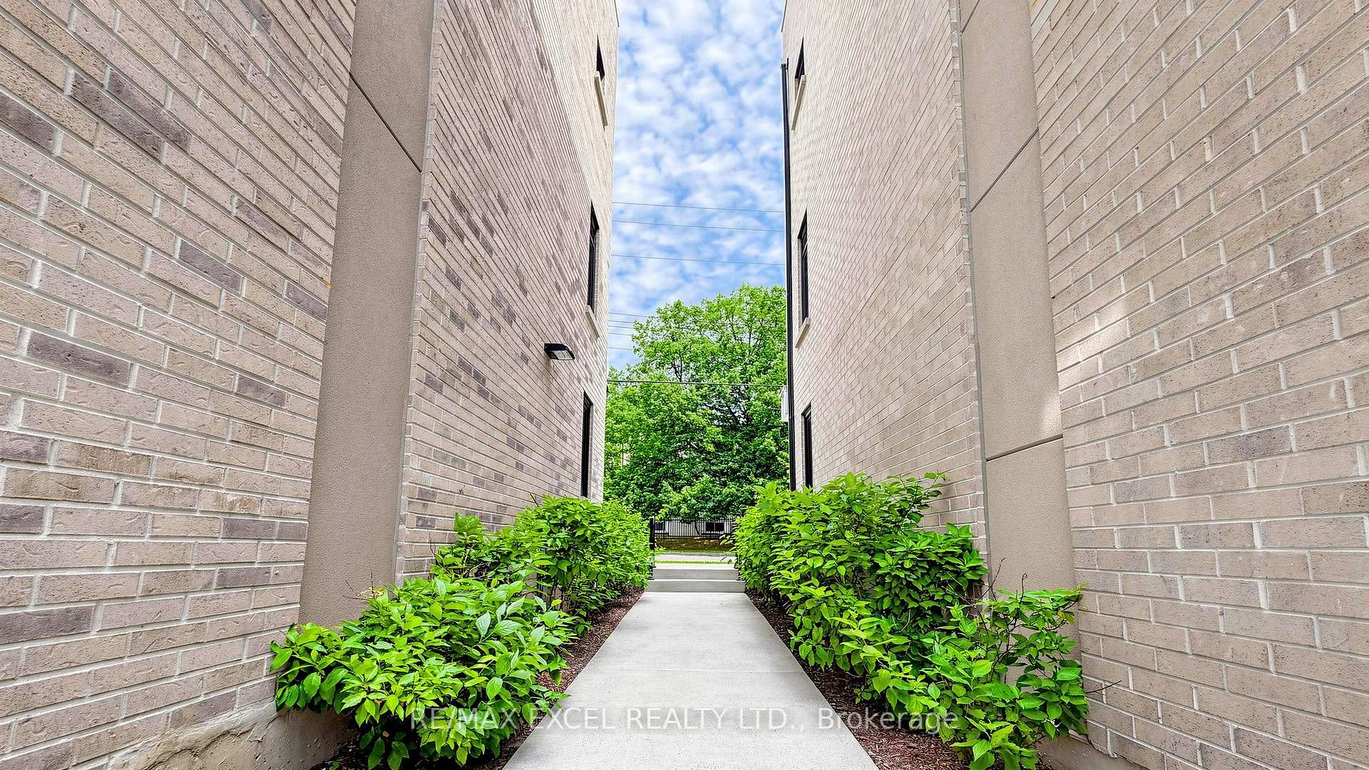 Photo 44 of 68A Tisdale Avenue, North York, Victoria Village — HOMEH