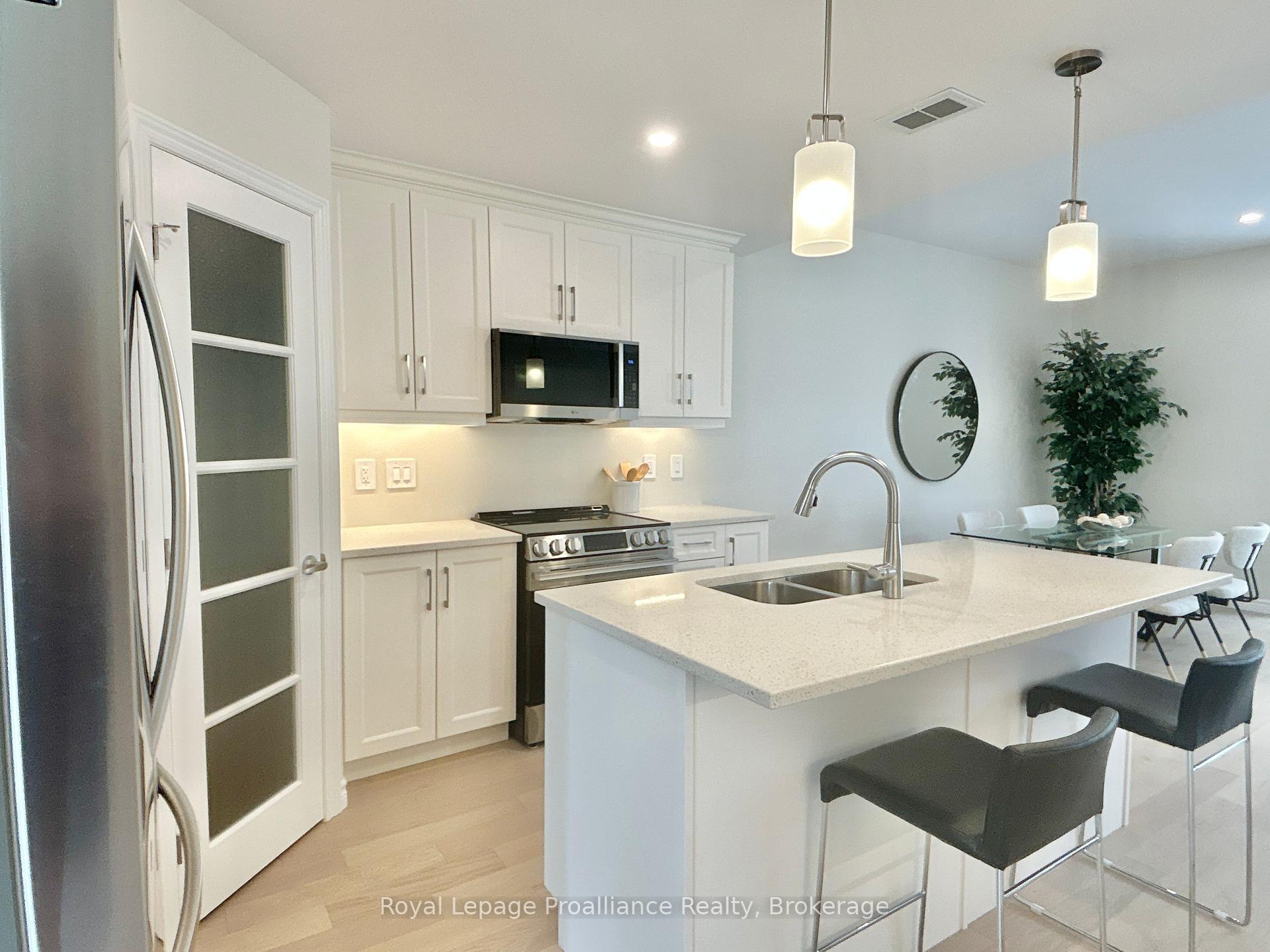 Photo 4 of 93 Athabaska Drive, Belleville, Thurlow Ward — HOMEH