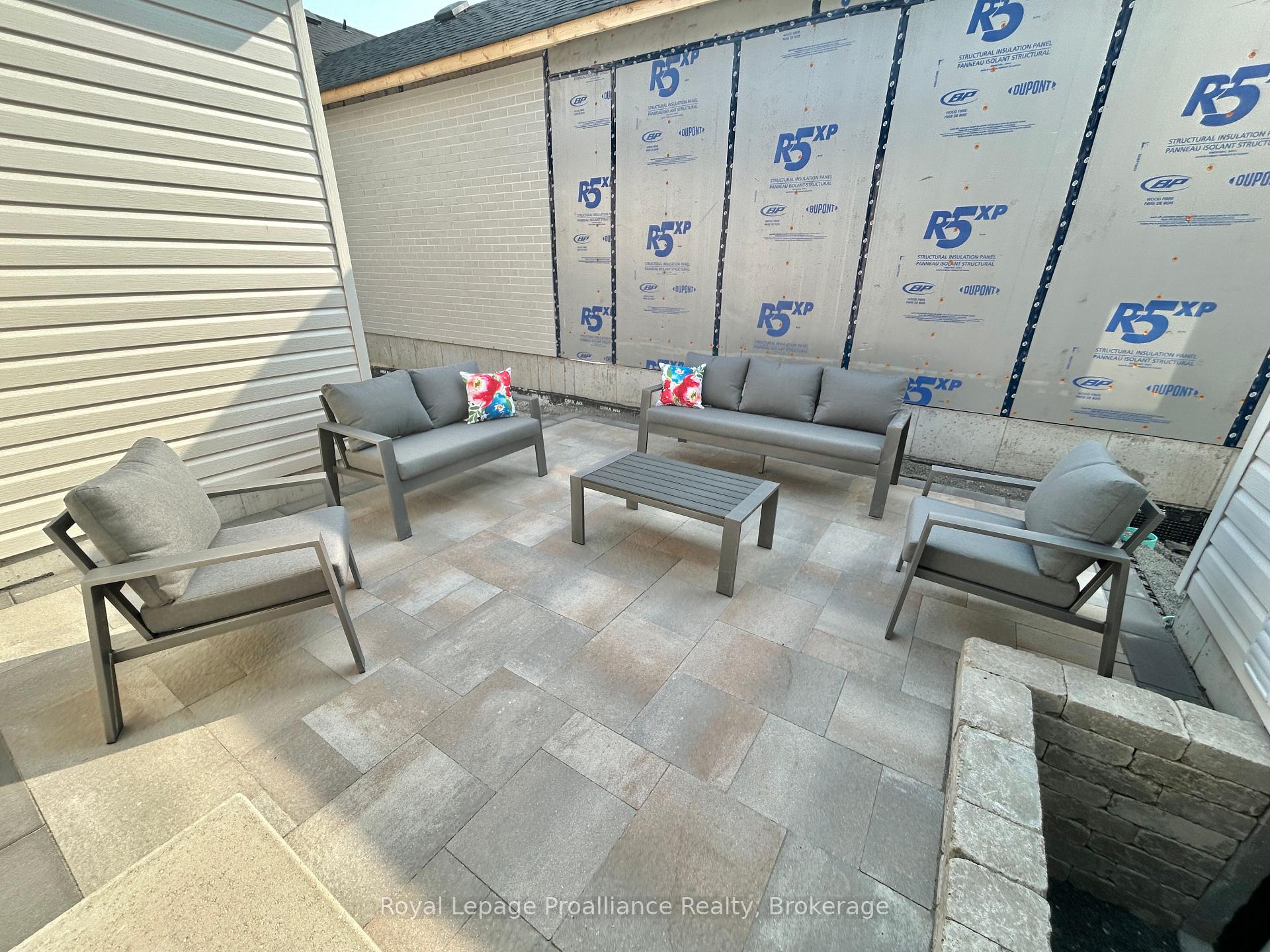 Photo 10 of 93 Athabaska Drive, Belleville, Thurlow Ward — HOMEH