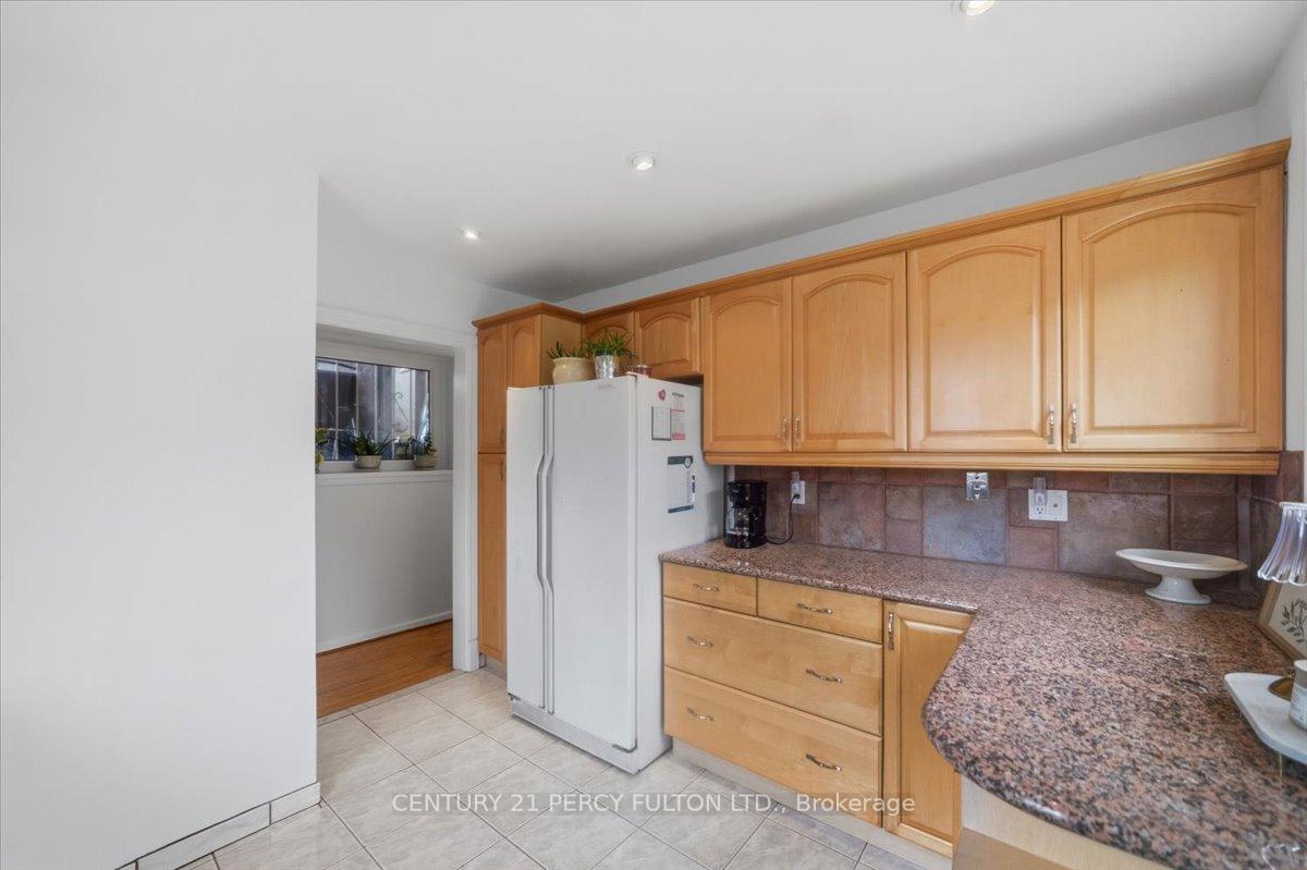 Photo 9 of 16 By-Pass Court, Scarborough, Tam O'Shanter-Sullivan — HOMEH