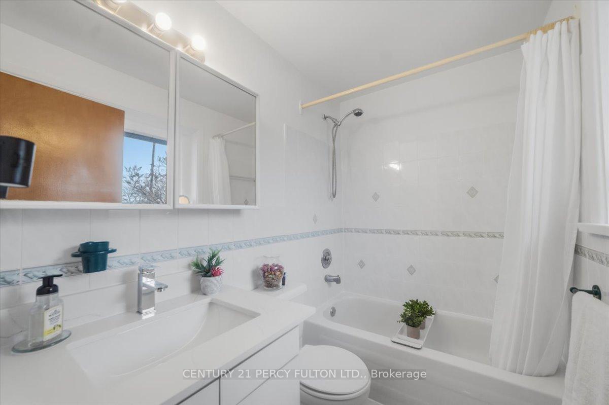 Photo 23 of 16 By-Pass Court, Scarborough, Tam O'Shanter-Sullivan — HOMEH