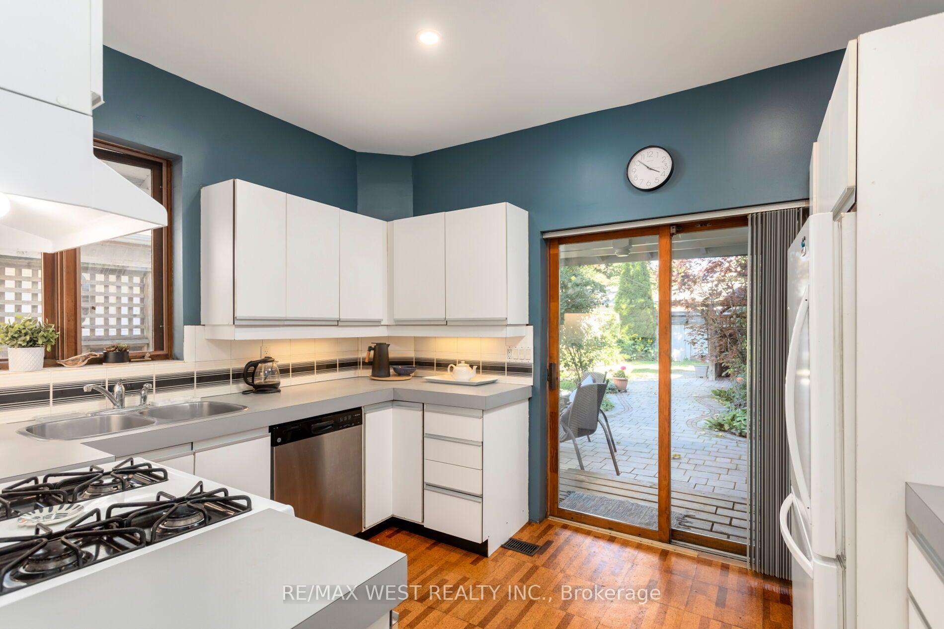 Photo 17 of 195 Dunn Avenue, Toronto, South Parkdale — HOMEH