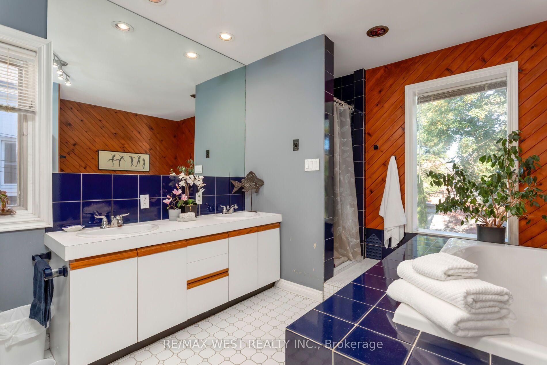 Photo 26 of 195 Dunn Avenue, Toronto, South Parkdale — HOMEH