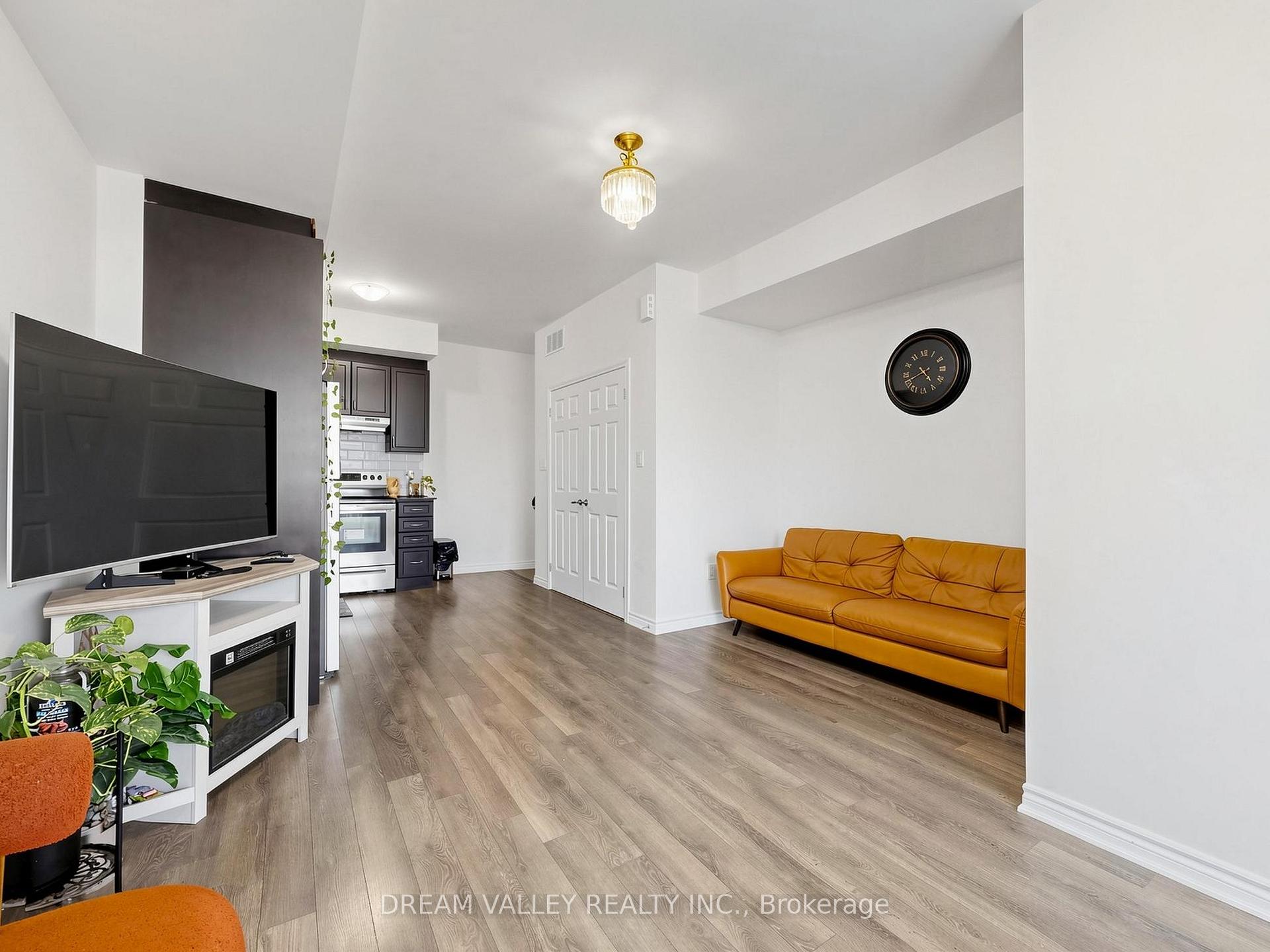 Photo of Unit 322, 2787 Eglinton Avenue E