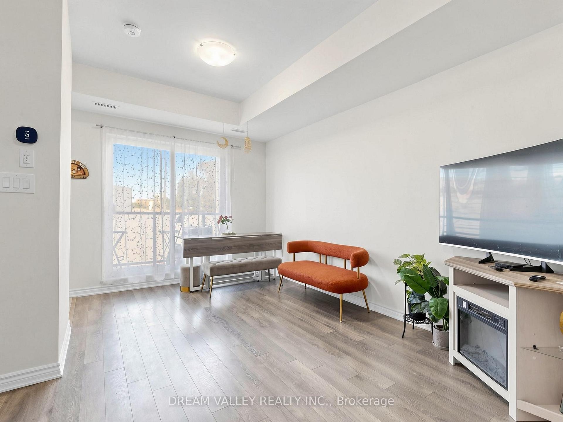 Photo 8 of Unit 322, 2787 Eglinton Avenue E, Scarborough, Eglinton East — HOMEH