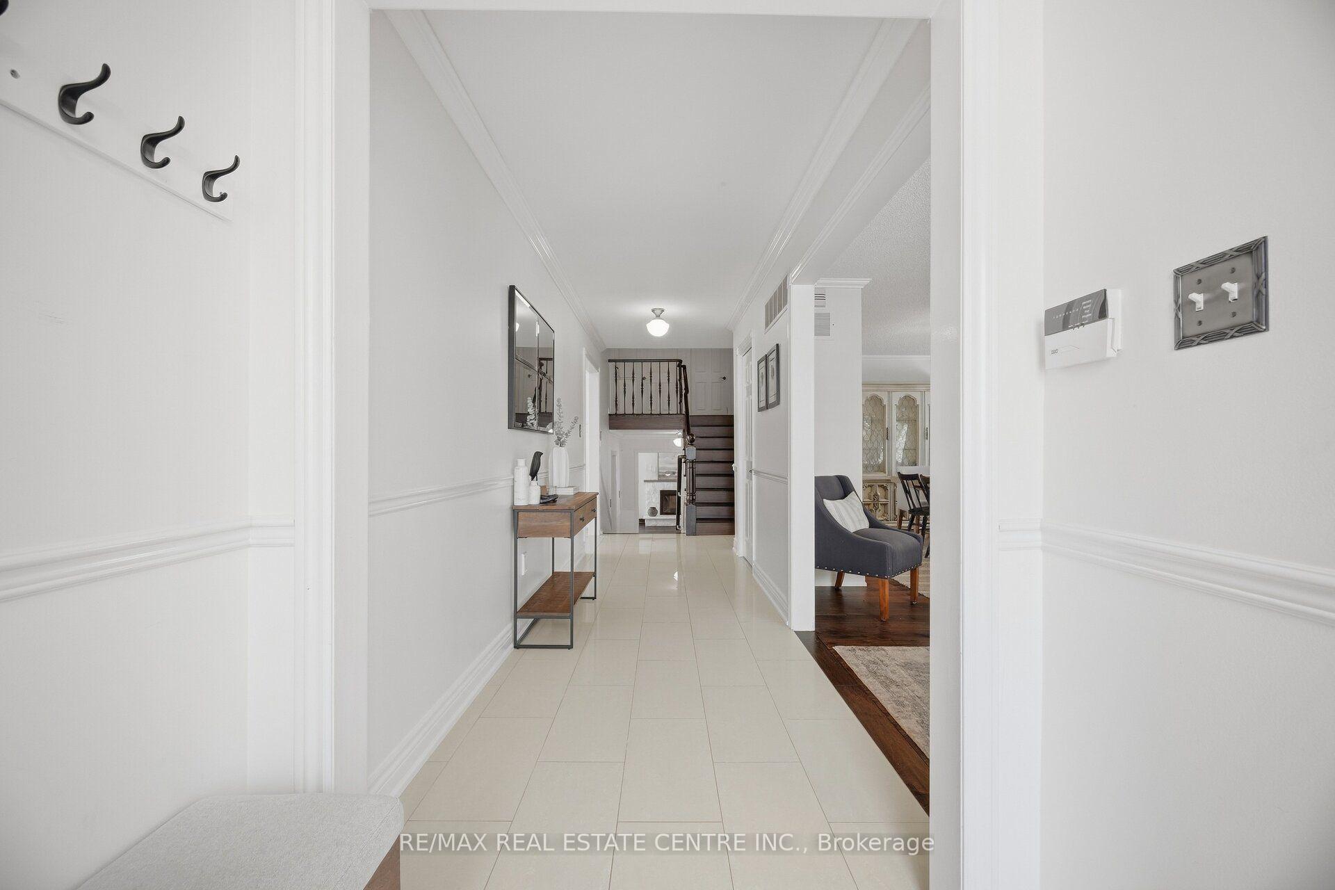 Photo 5 of 1876 Bough Beeches Boulevard, Mississauga, Rathwood — HOMEH