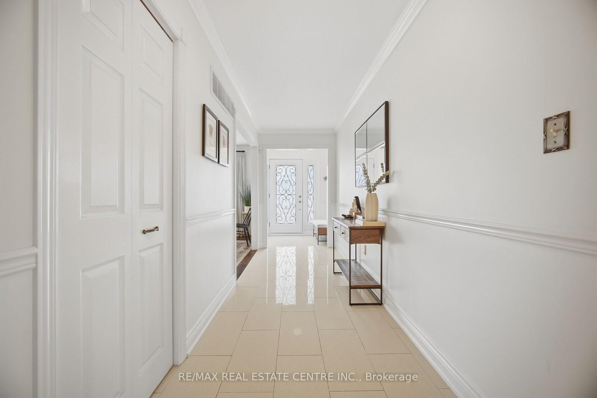 Photo 6 of 1876 Bough Beeches Boulevard, Mississauga, Rathwood — HOMEH