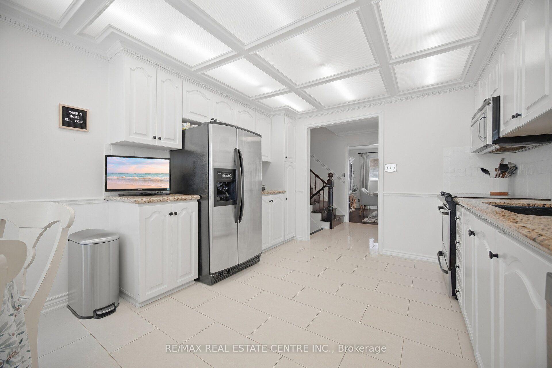 Photo 14 of 1876 Bough Beeches Boulevard, Mississauga, Rathwood — HOMEH