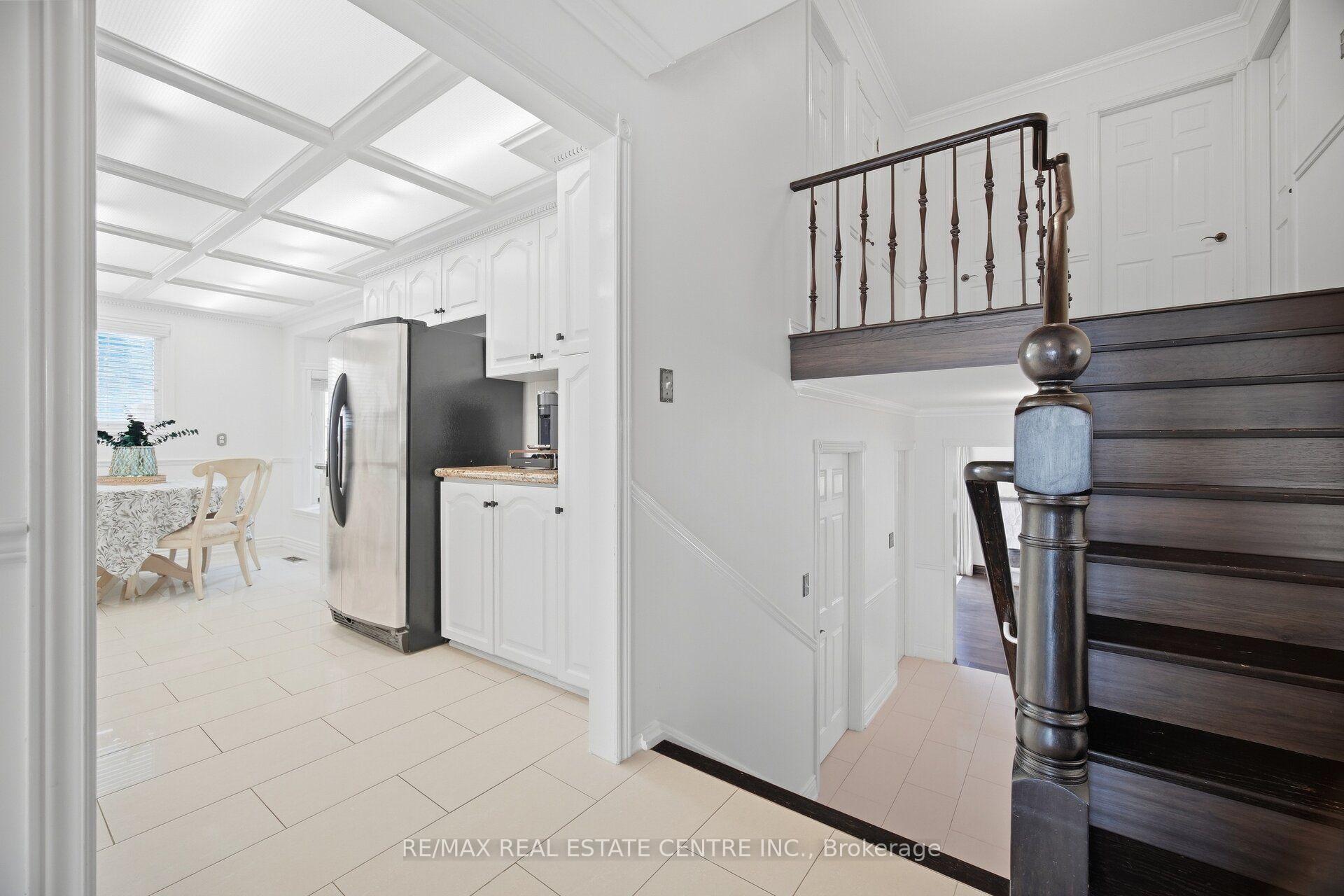 Photo 18 of 1876 Bough Beeches Boulevard, Mississauga, Rathwood — HOMEH