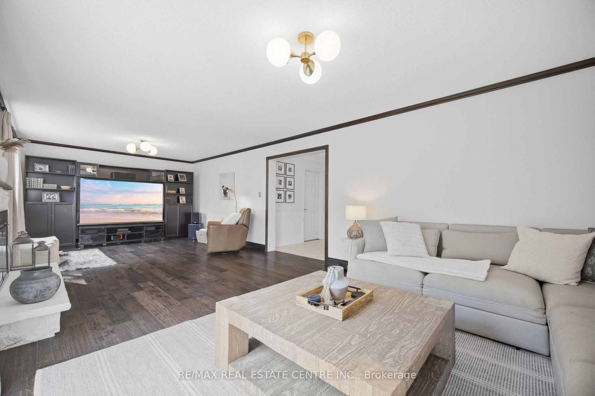Photo 24 of 1876 Bough Beeches Boulevard, Mississauga, Rathwood — HOMEH