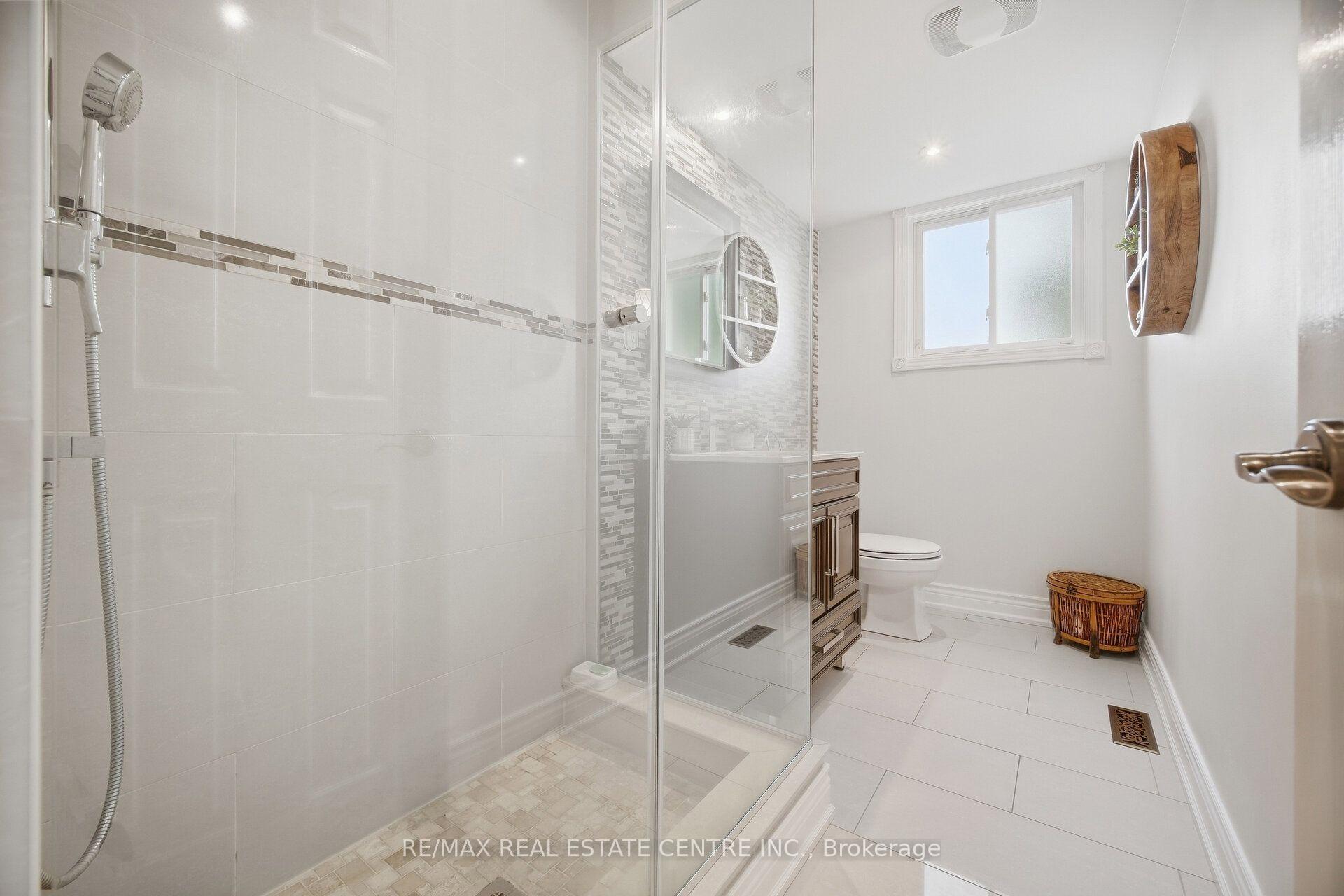 Photo 30 of 1876 Bough Beeches Boulevard, Mississauga, Rathwood — HOMEH