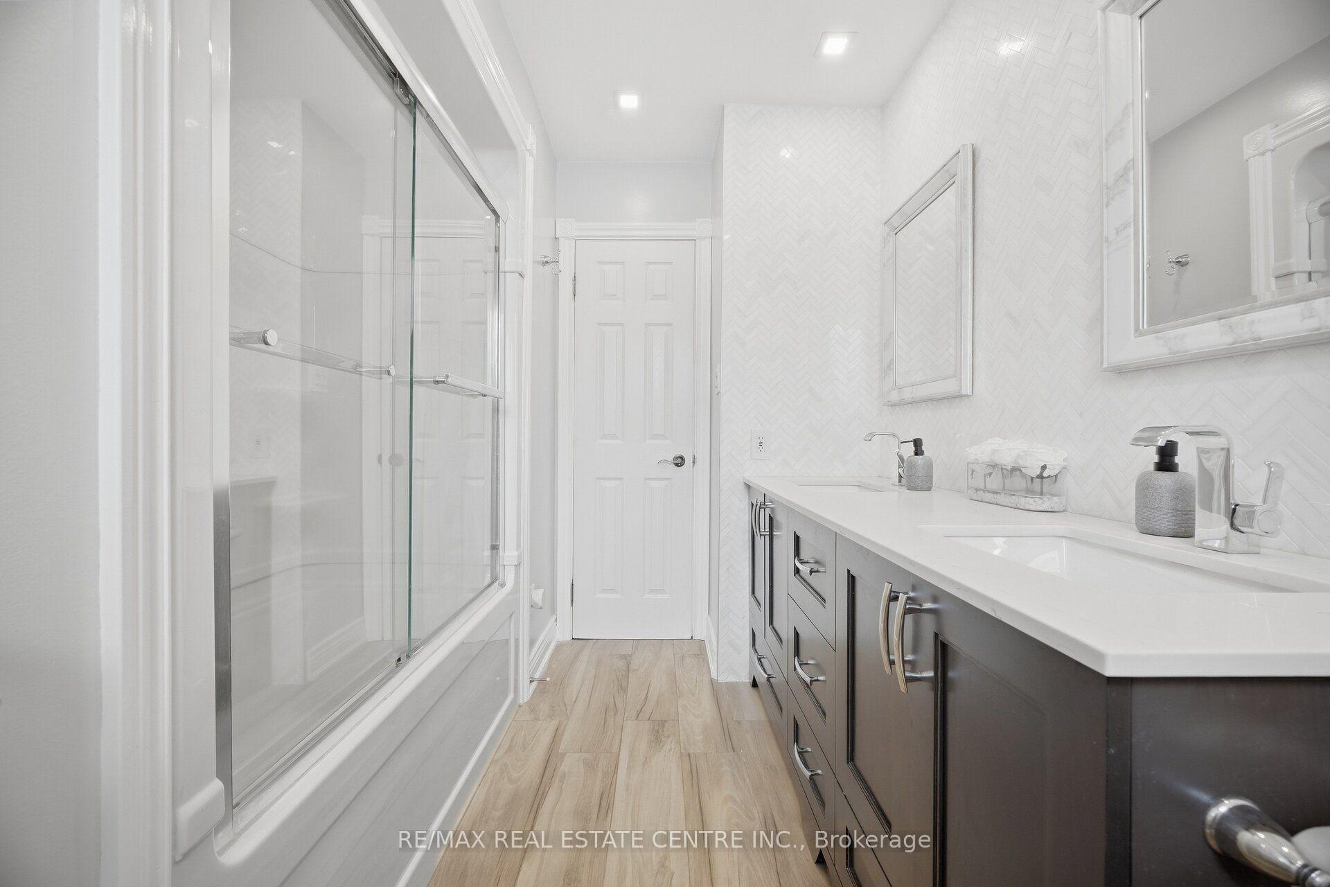 Photo 35 of 1876 Bough Beeches Boulevard, Mississauga, Rathwood — HOMEH