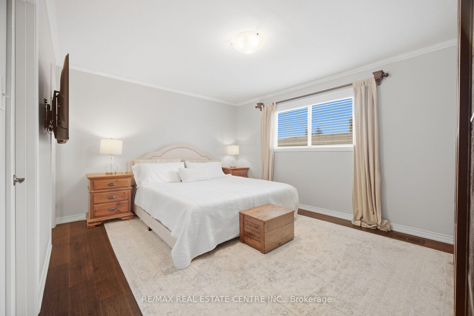 Photo 36 of 1876 Bough Beeches Boulevard, Mississauga, Rathwood — HOMEH