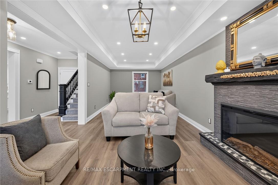 Photo 6 of 209 Delaware Avenue, Hamilton, St. Clair — HOMEH