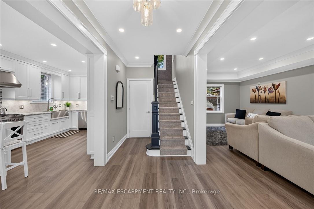 Photo 8 of 209 Delaware Avenue, Hamilton, St. Clair — HOMEH