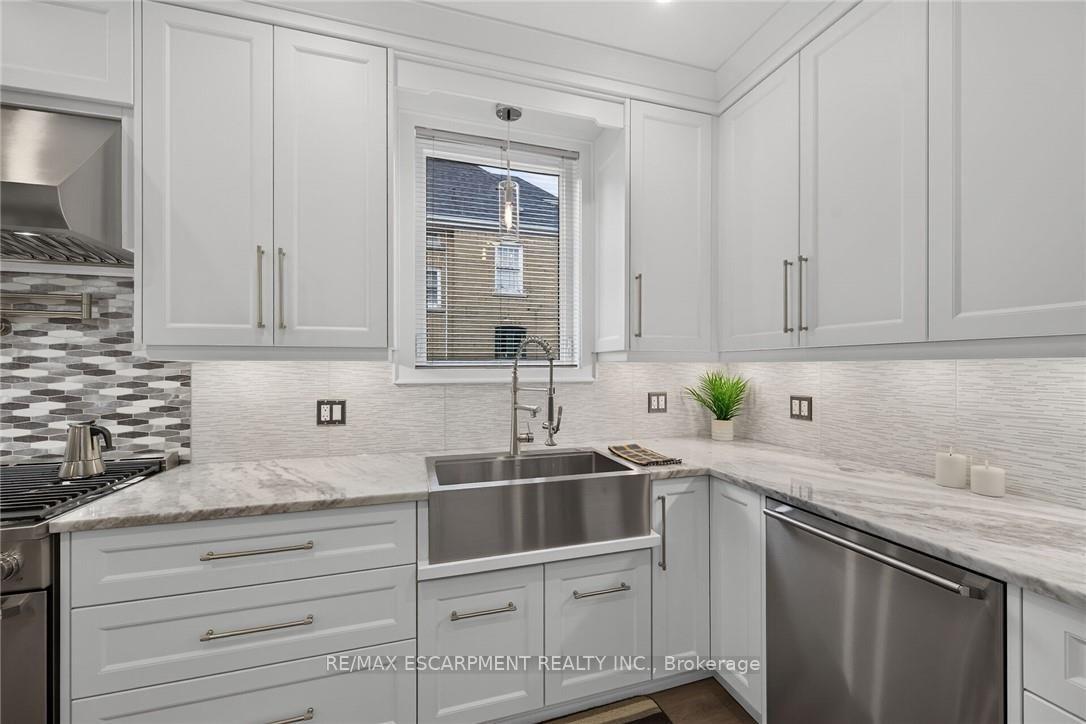 Photo 13 of 209 Delaware Avenue, Hamilton, St. Clair — HOMEH