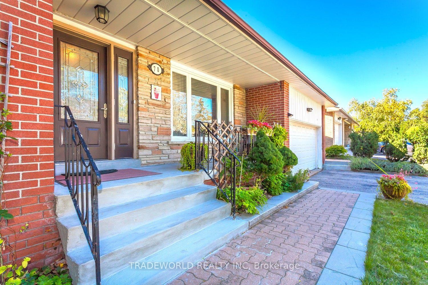 Photo 4 of 70 Fulbert Crescent, Scarborough, Agincourt South-Malvern West — HOMEH