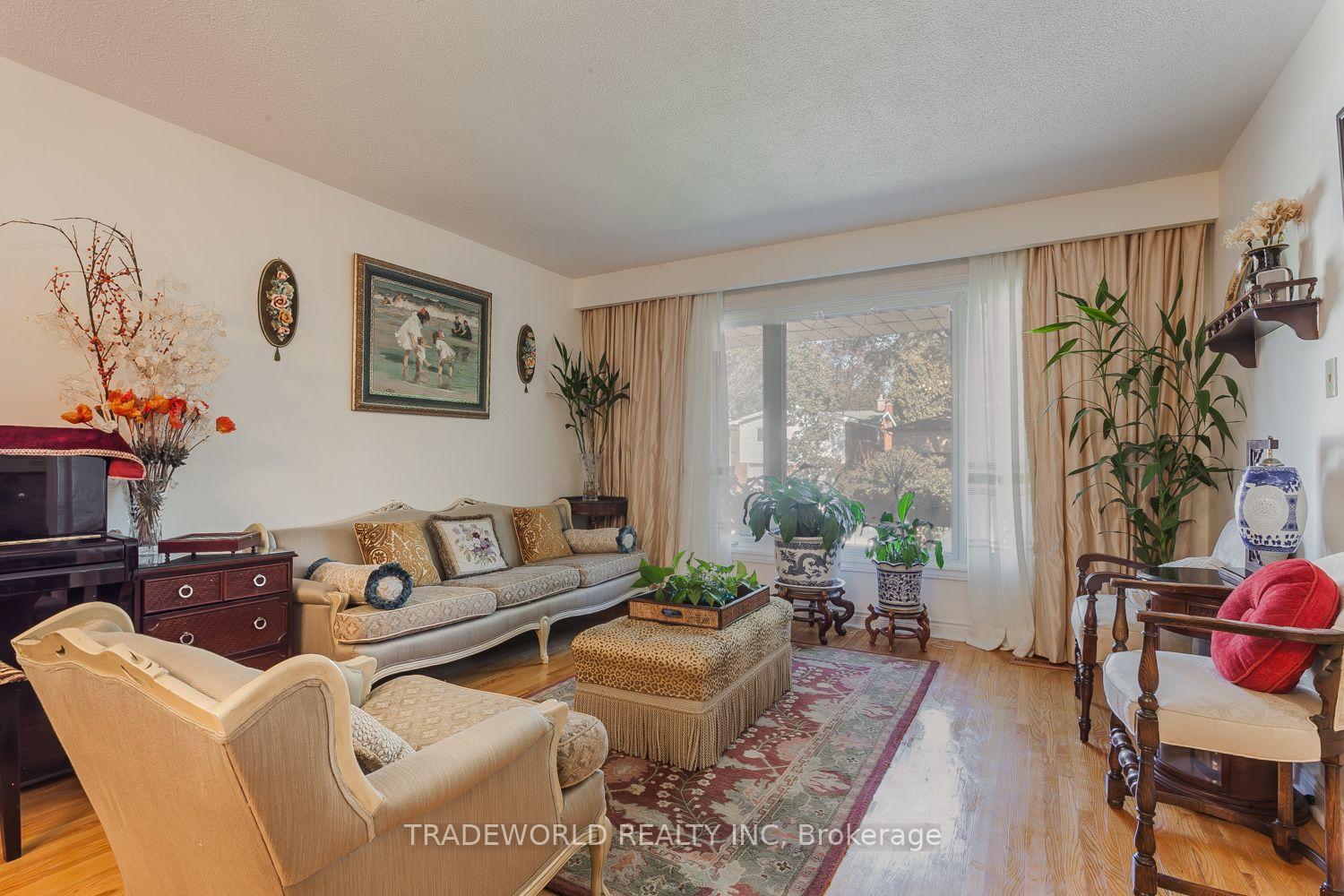 Photo 7 of 70 Fulbert Crescent, Scarborough, Agincourt South-Malvern West — HOMEH