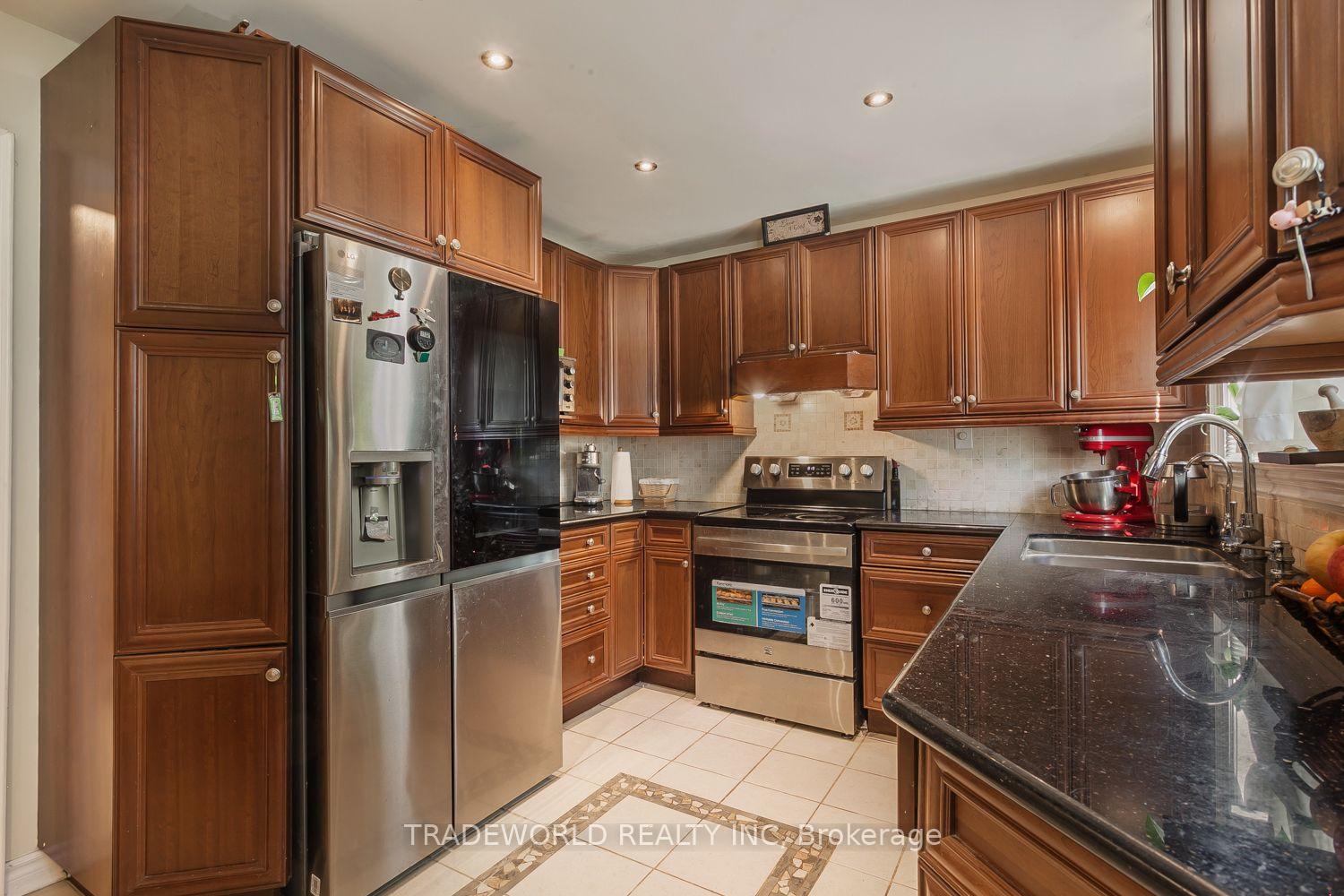 Photo 9 of 70 Fulbert Crescent, Scarborough, Agincourt South-Malvern West — HOMEH