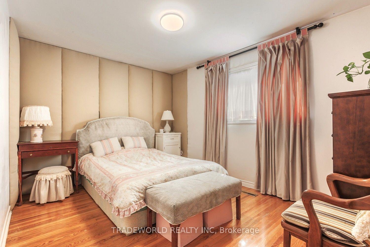 Photo 21 of 70 Fulbert Crescent, Scarborough, Agincourt South-Malvern West — HOMEH