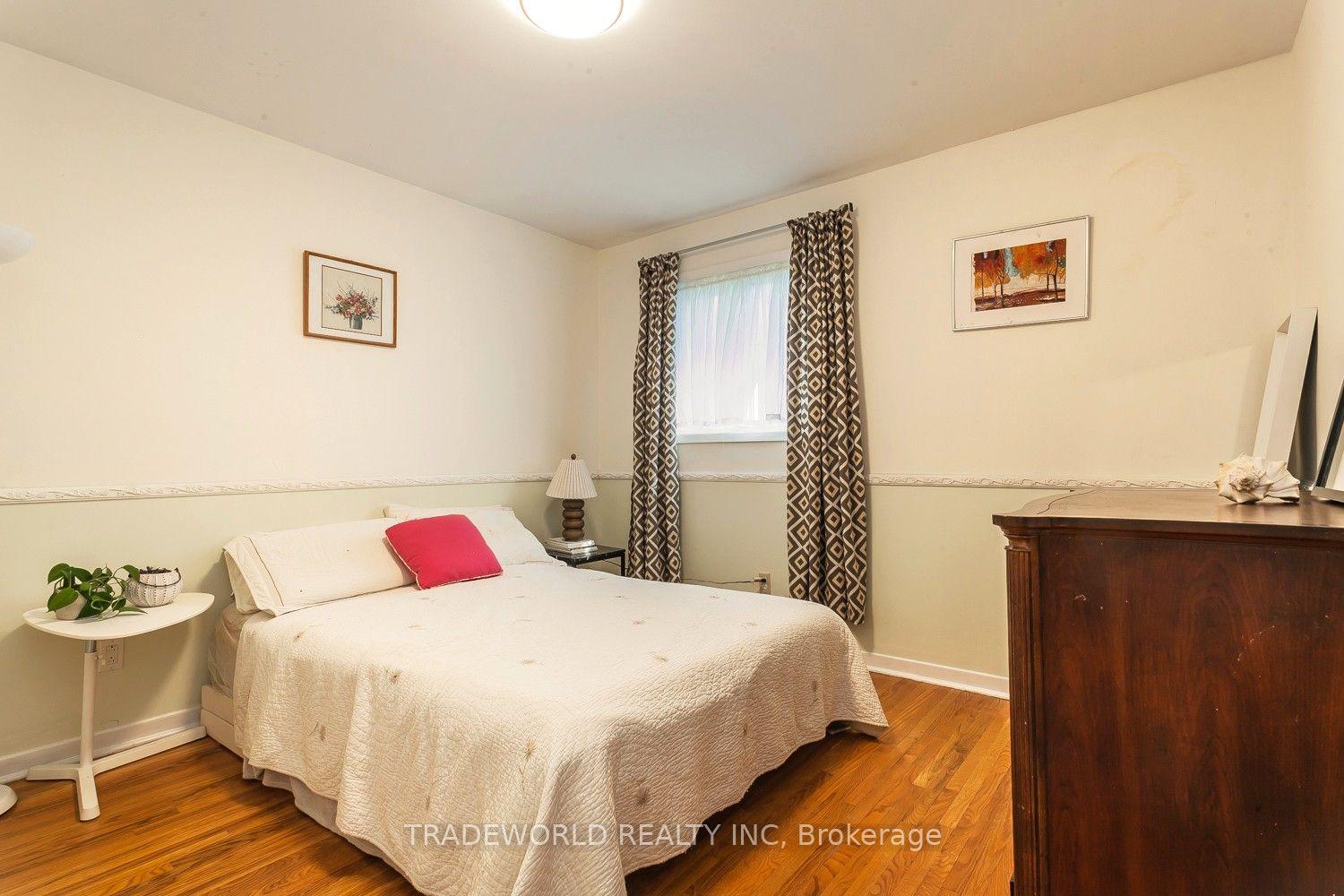 Photo 22 of 70 Fulbert Crescent, Scarborough, Agincourt South-Malvern West — HOMEH